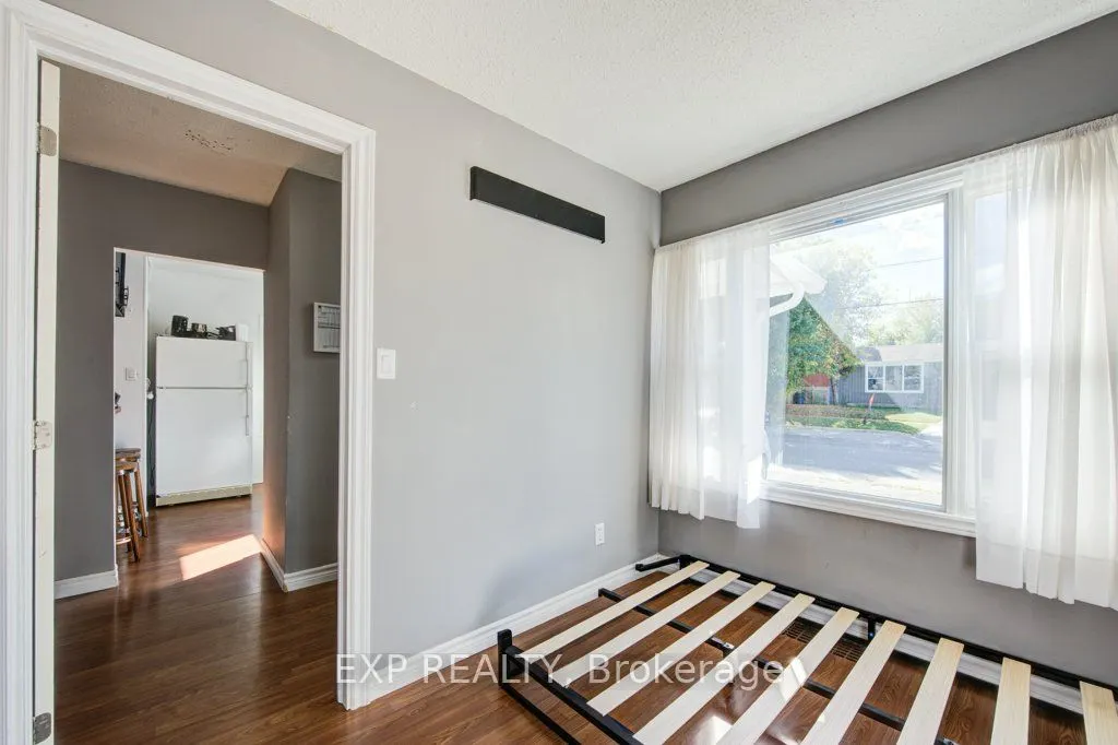 96 Emery Street W