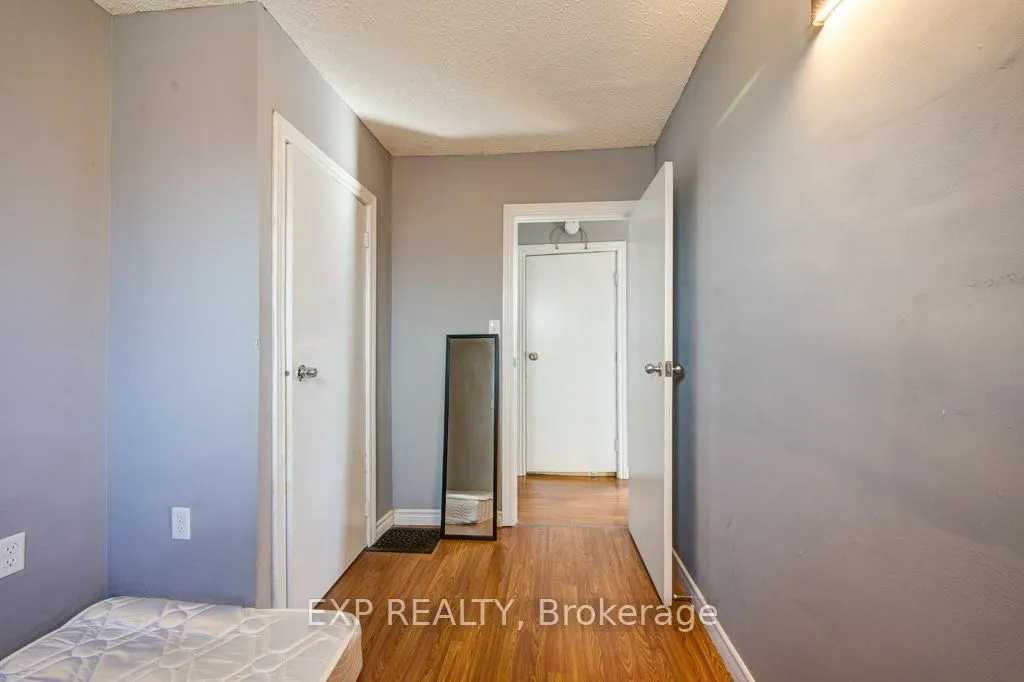 96 Emery Street W