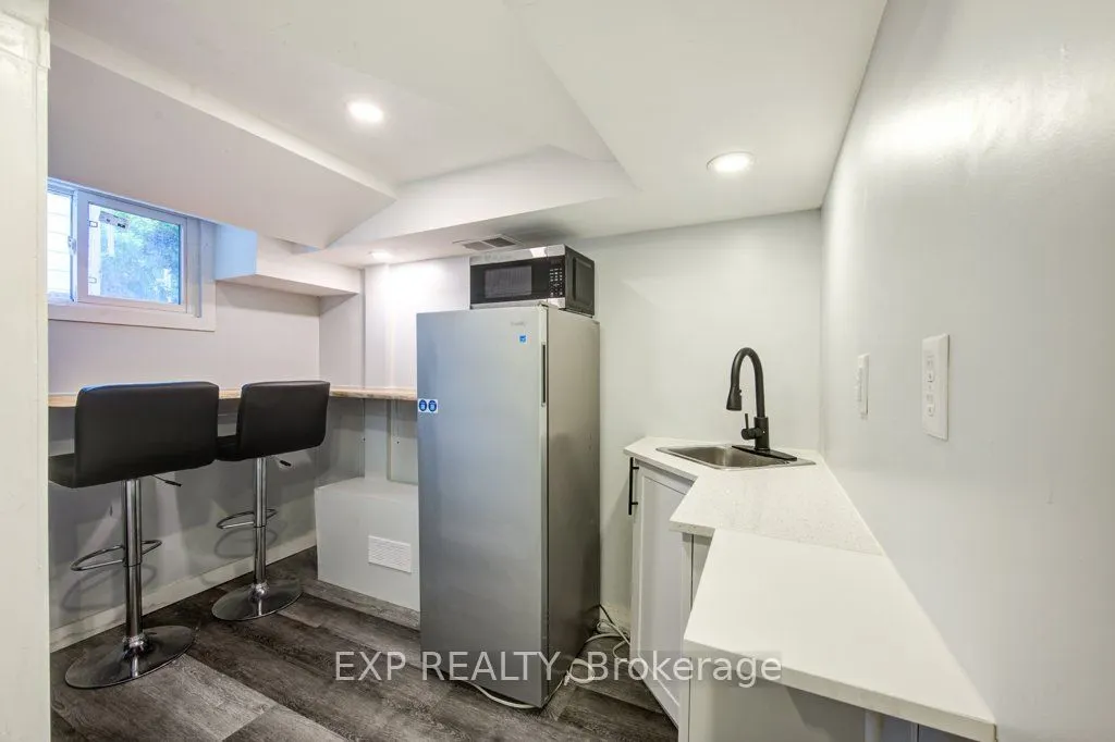96 Emery Street W