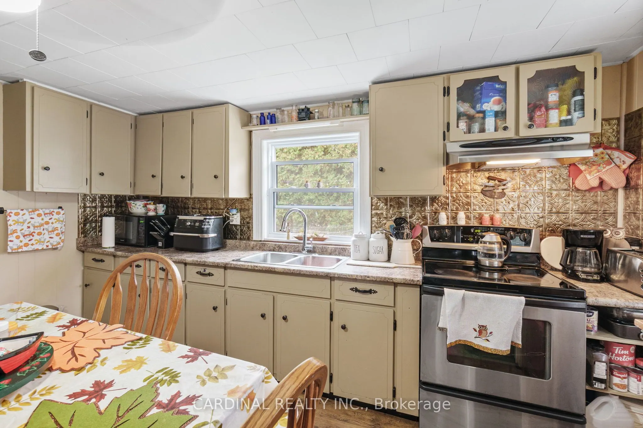 39 Price Street E