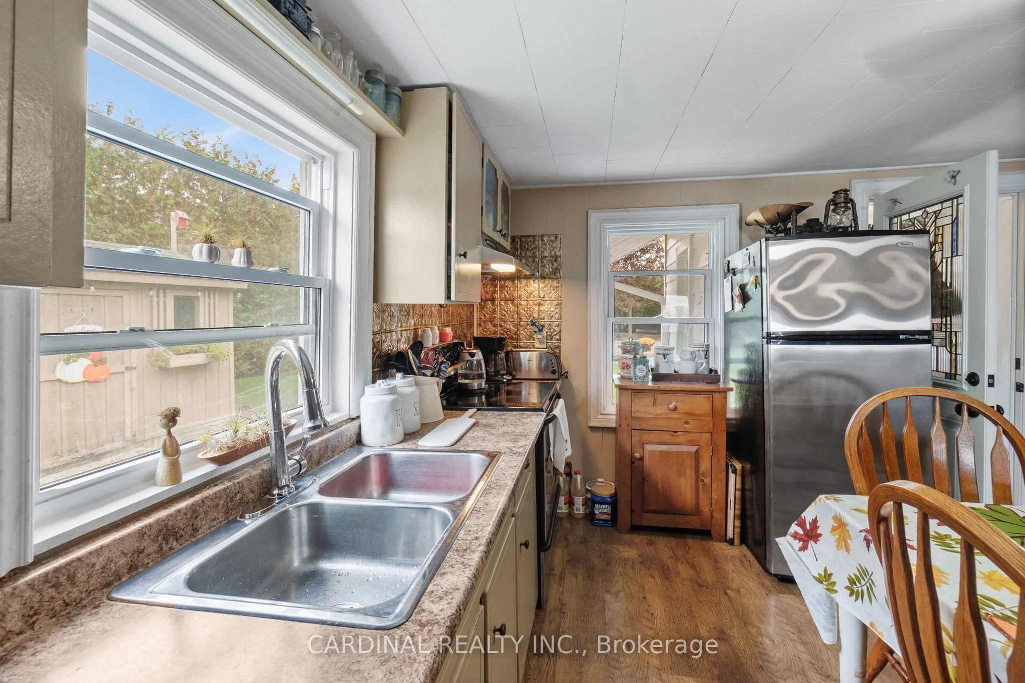 39 Price Street E