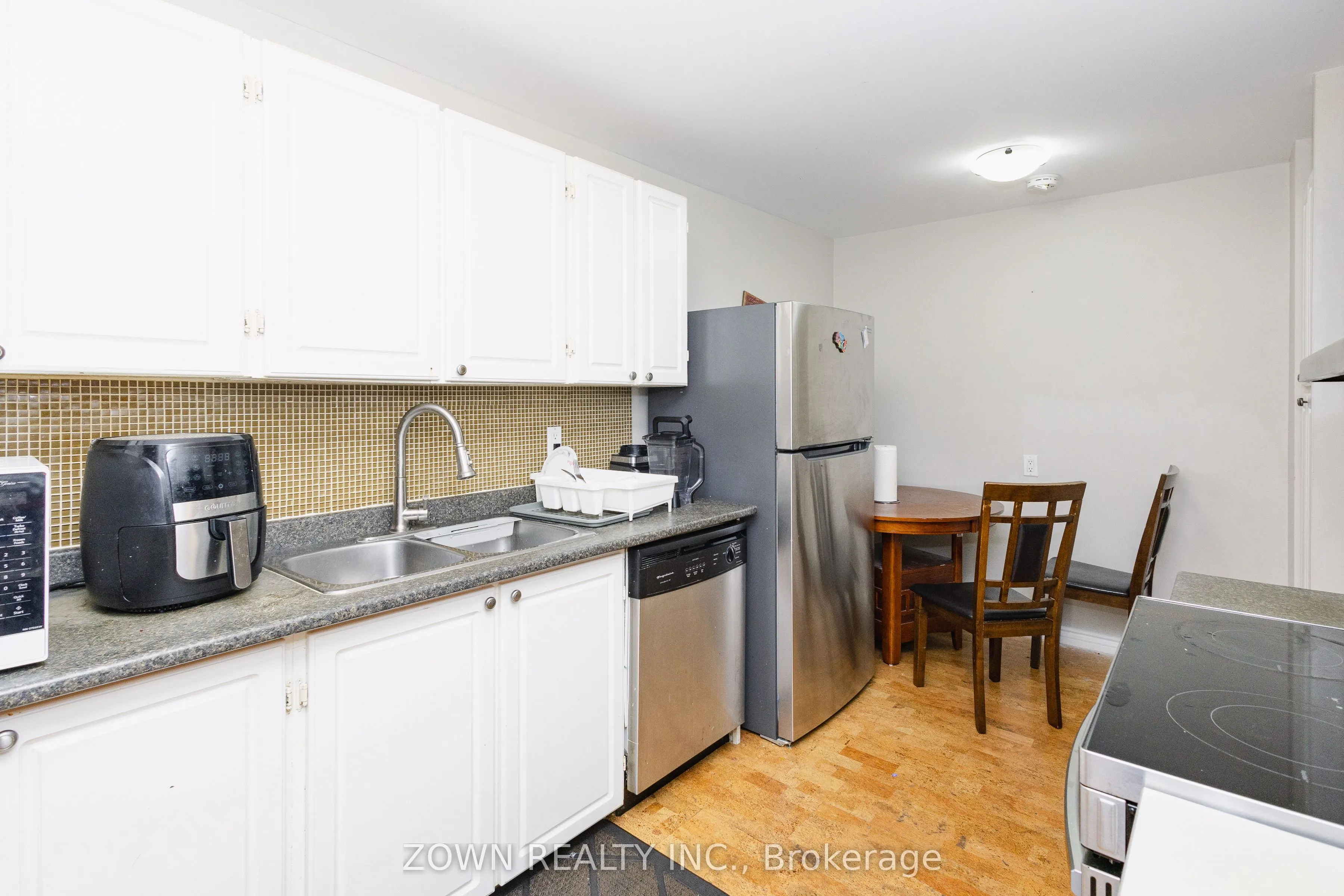 156 Valley Stream Drive, #B