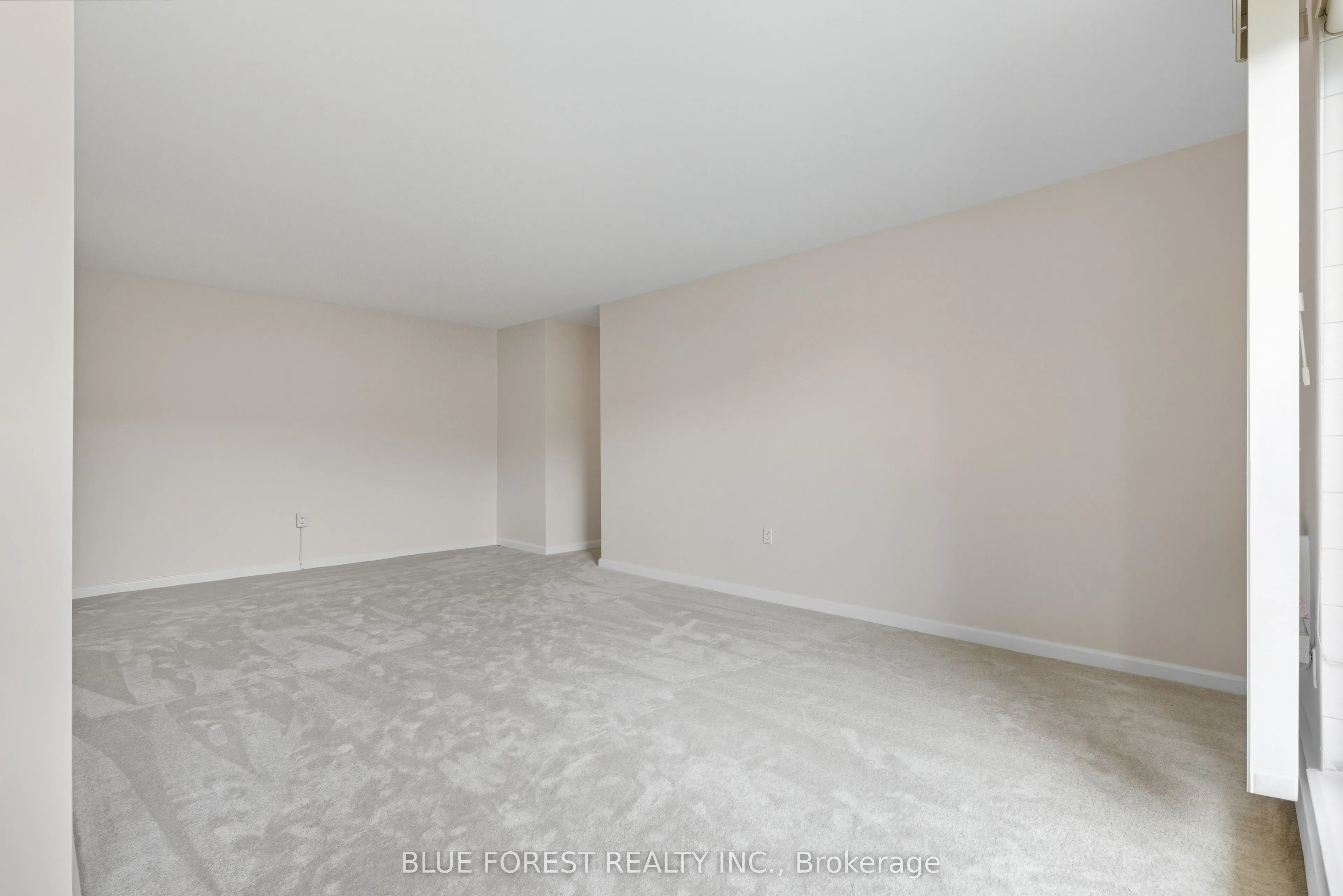 665 Wonderland Road S, #4