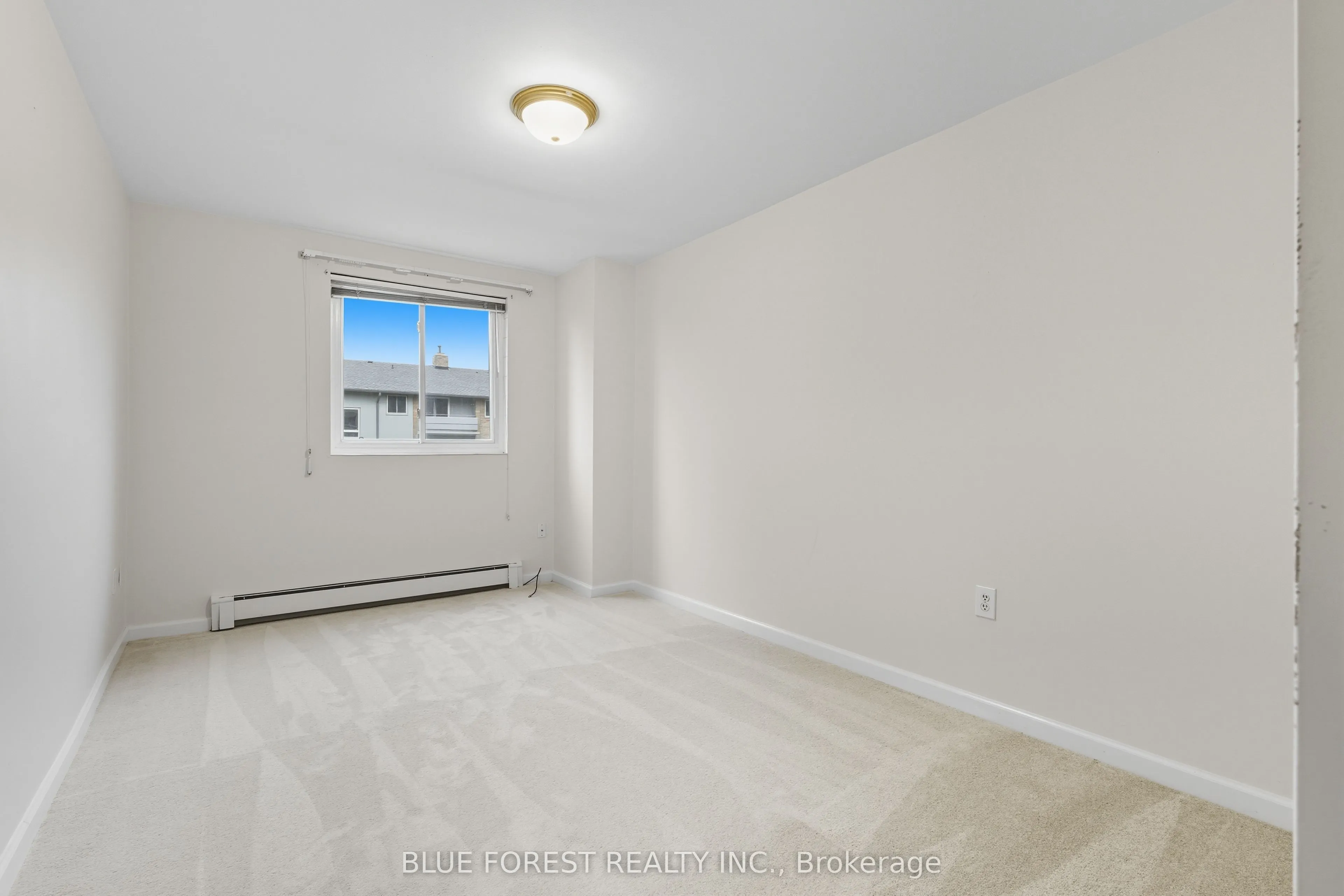 665 Wonderland Road S, #4