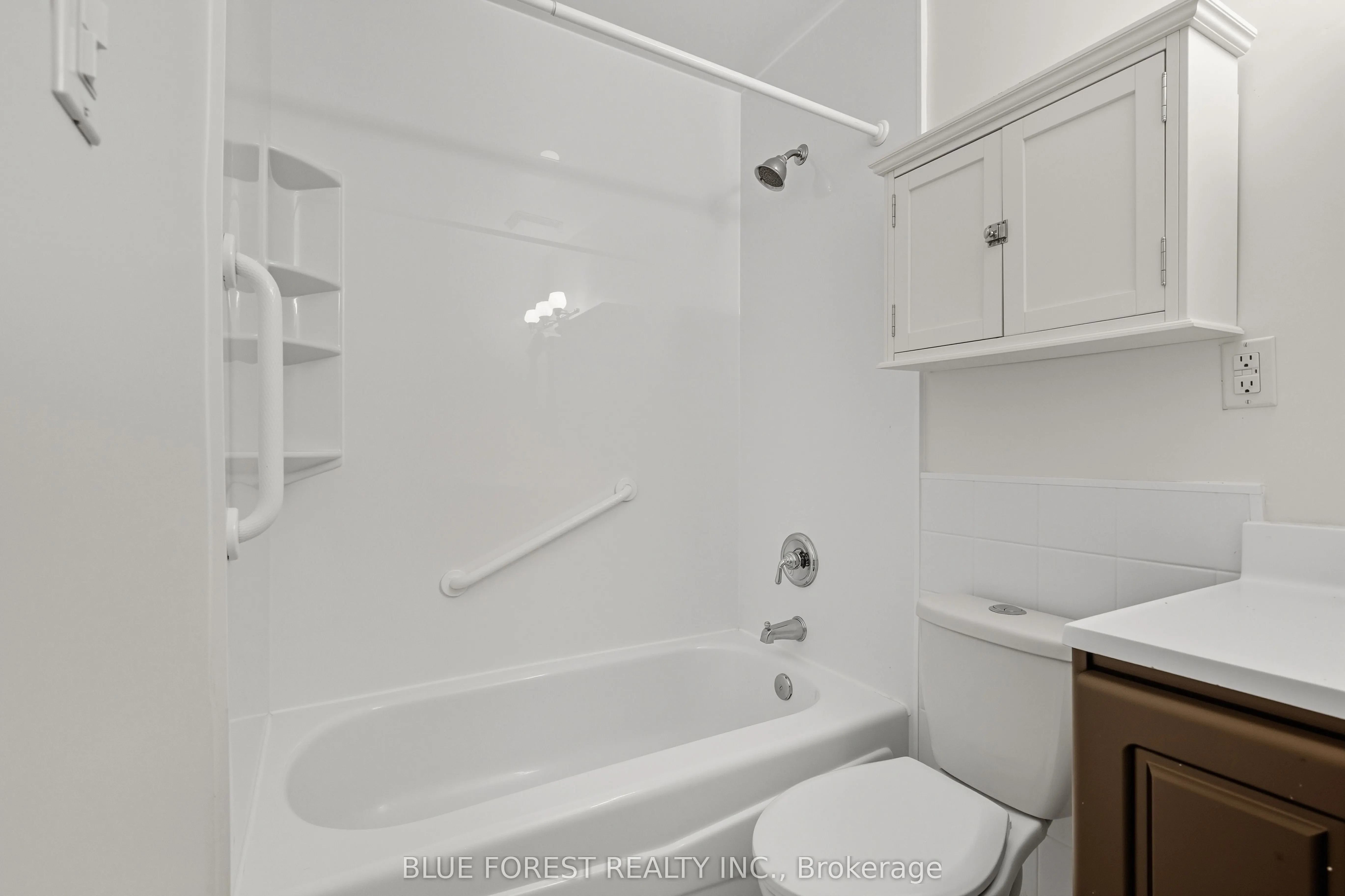 665 Wonderland Road S, #4