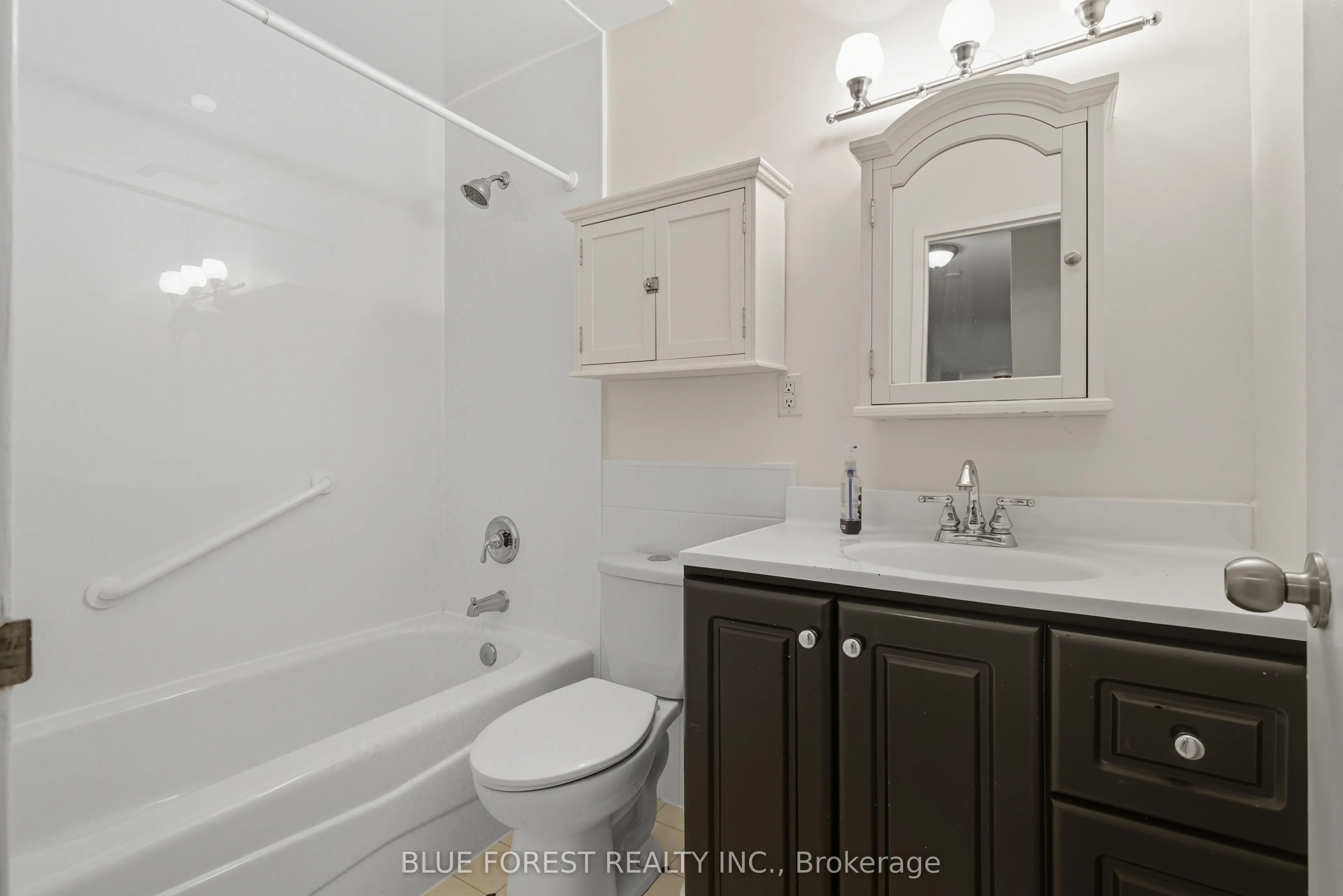 665 Wonderland Road S, #4