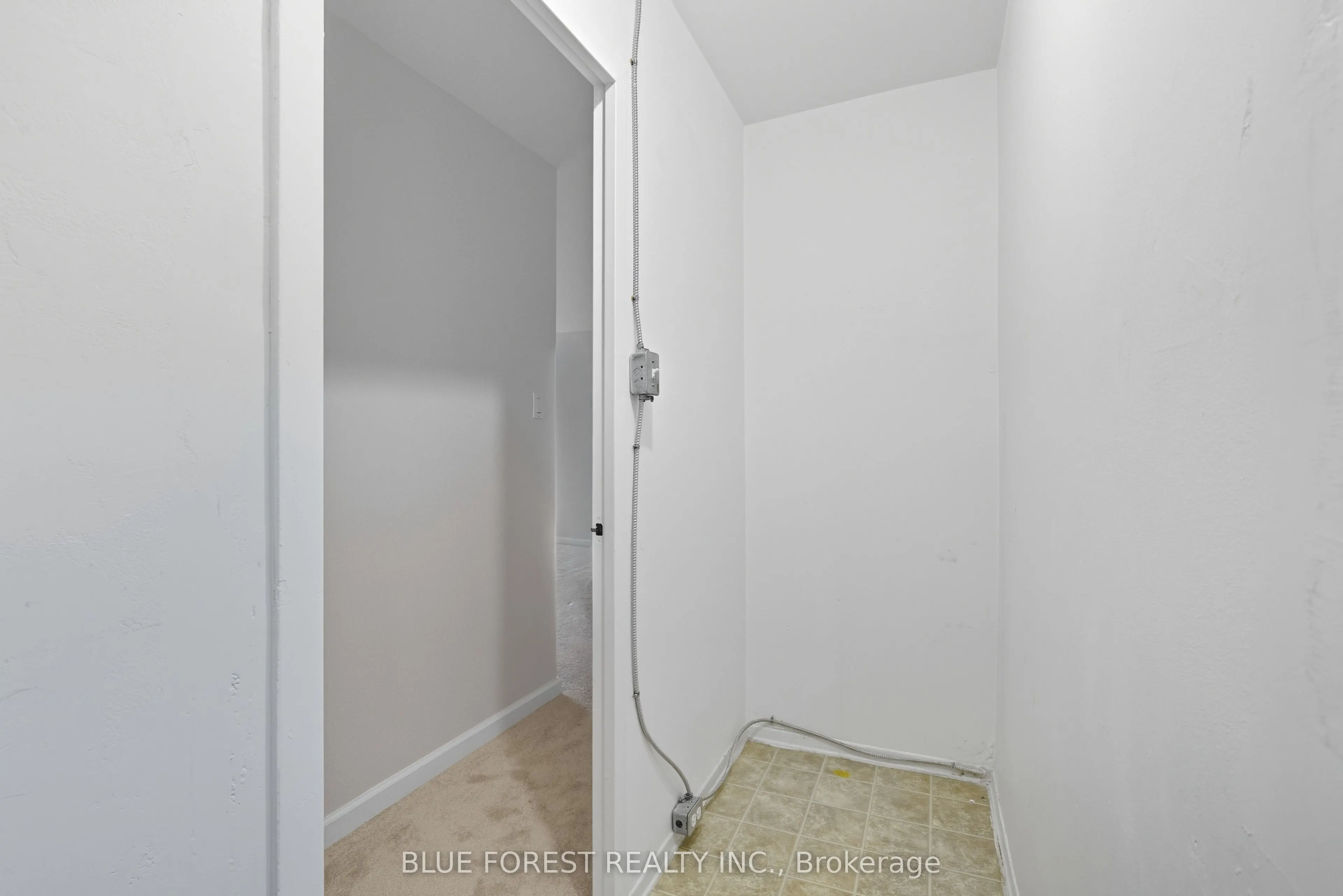 665 Wonderland Road S, #4