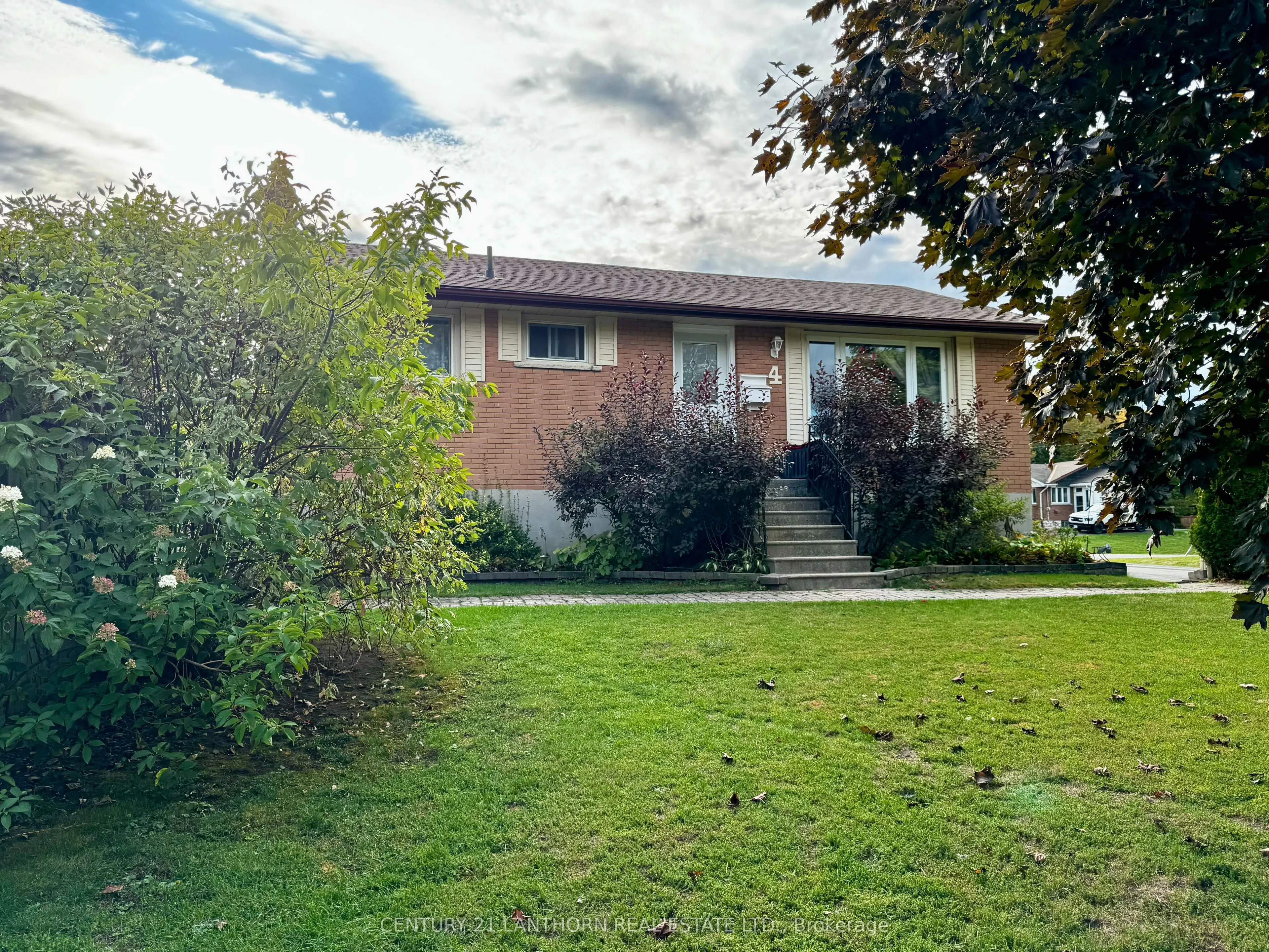 4 Highview Crescent