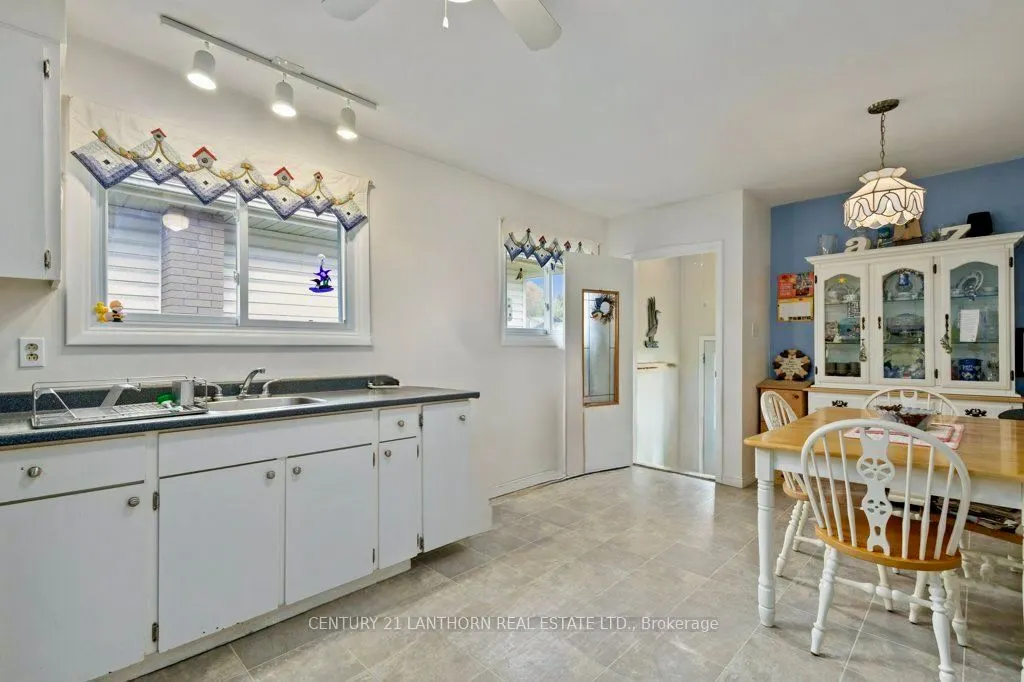 4 Highview Crescent