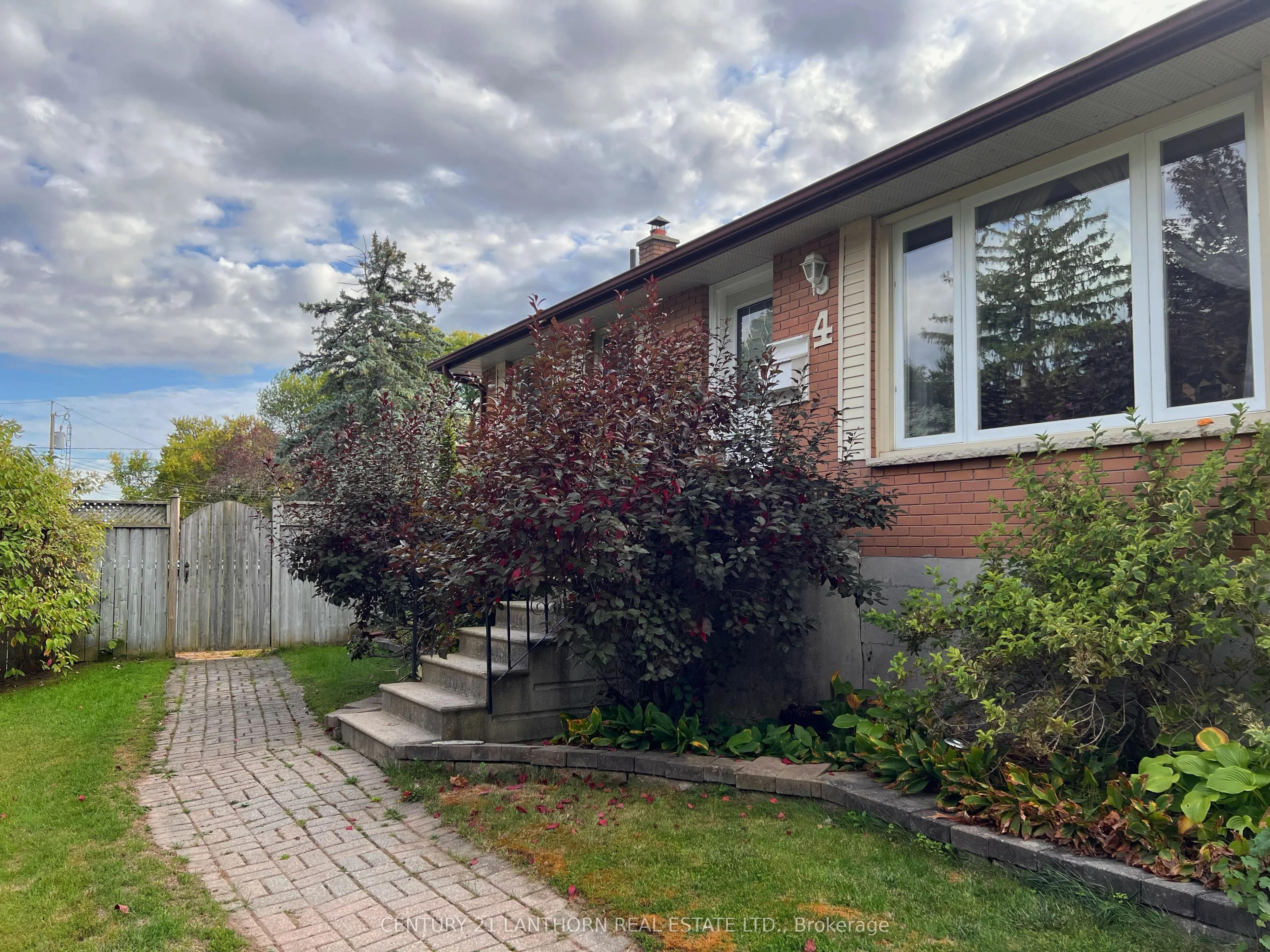 4 Highview Crescent