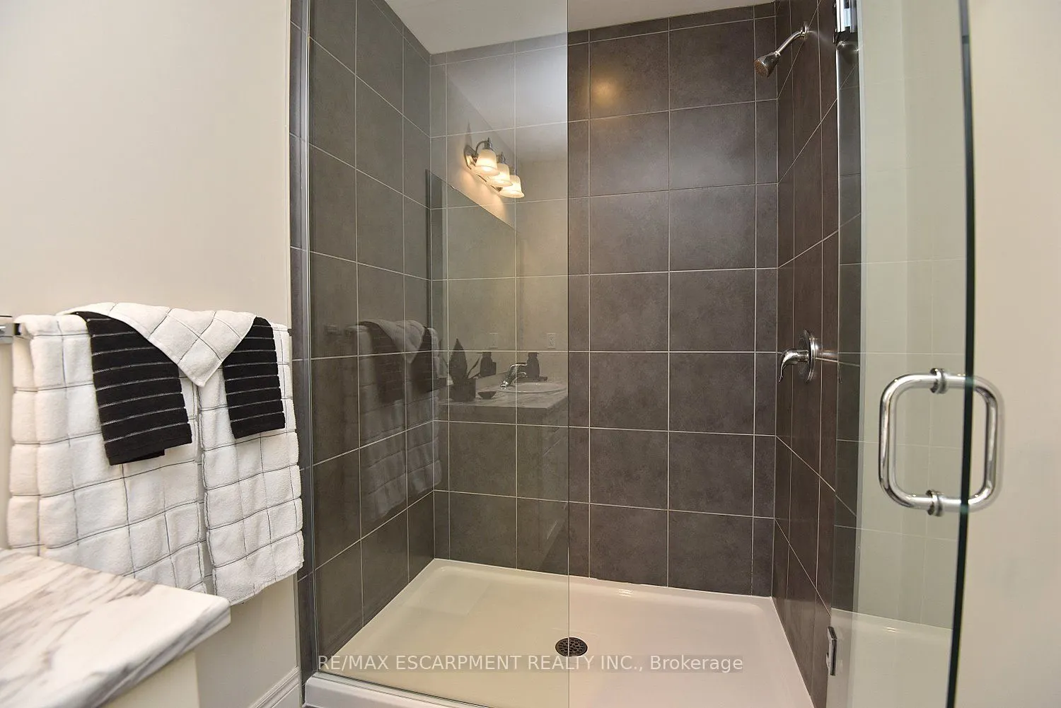 40 Hamilton Street S, #7