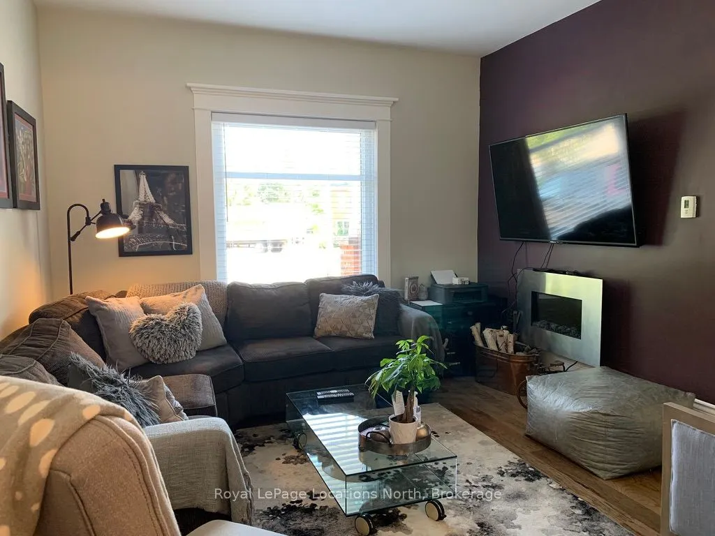 7 Edwin Street W