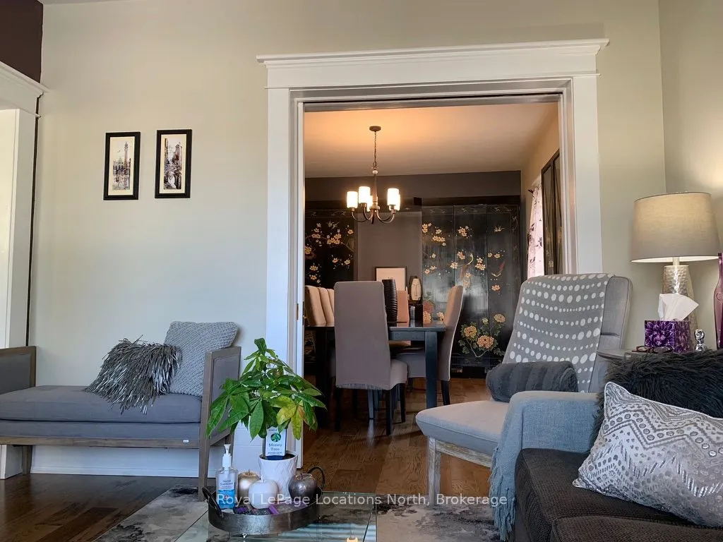 7 Edwin Street W