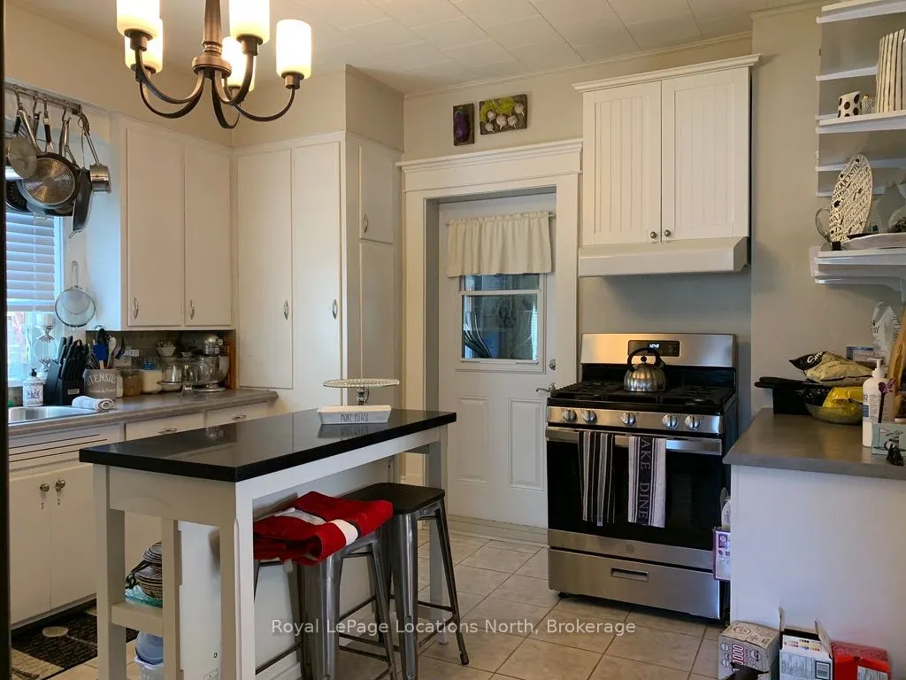7 Edwin Street W