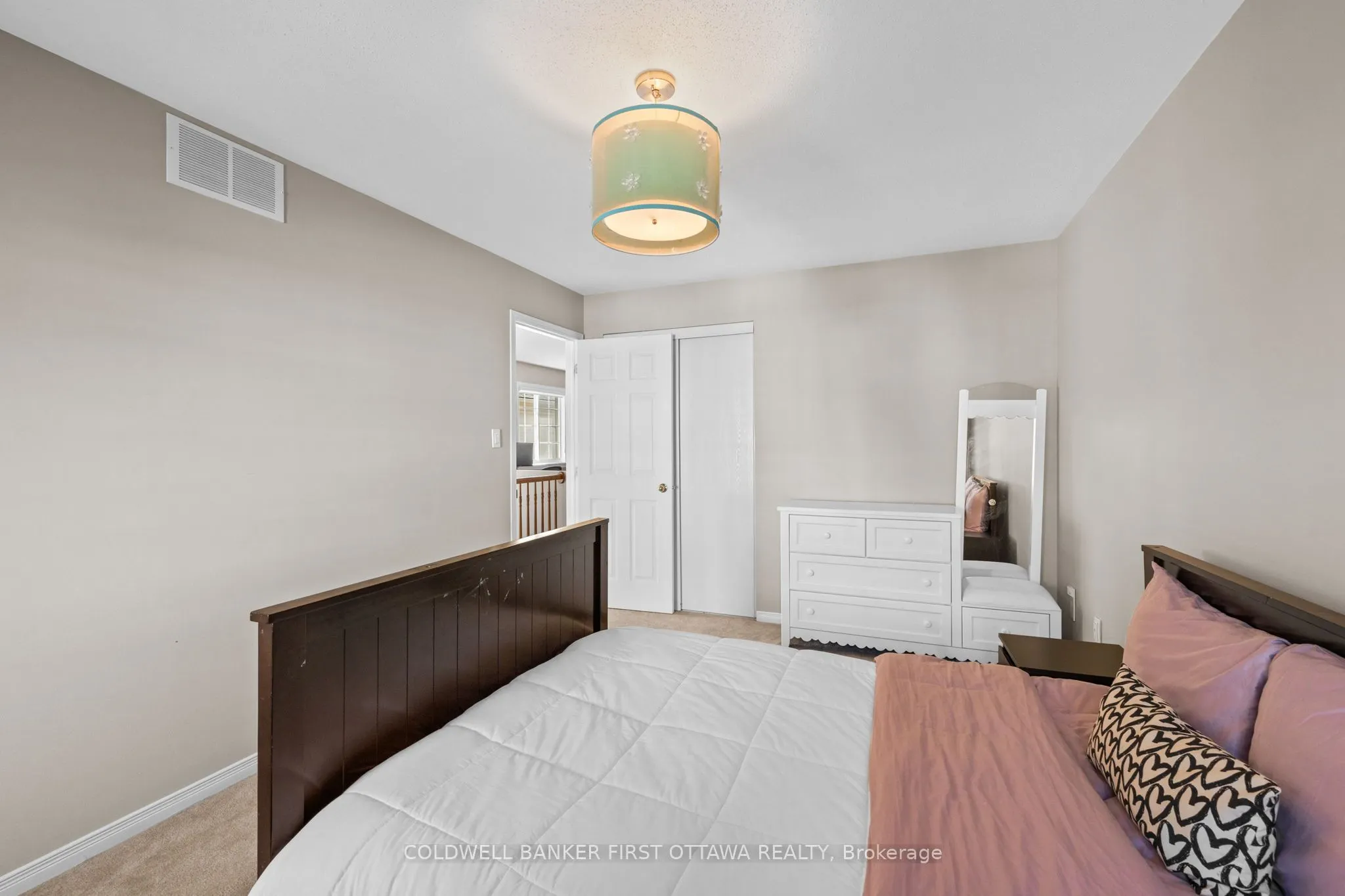 20 Fieldberry Private