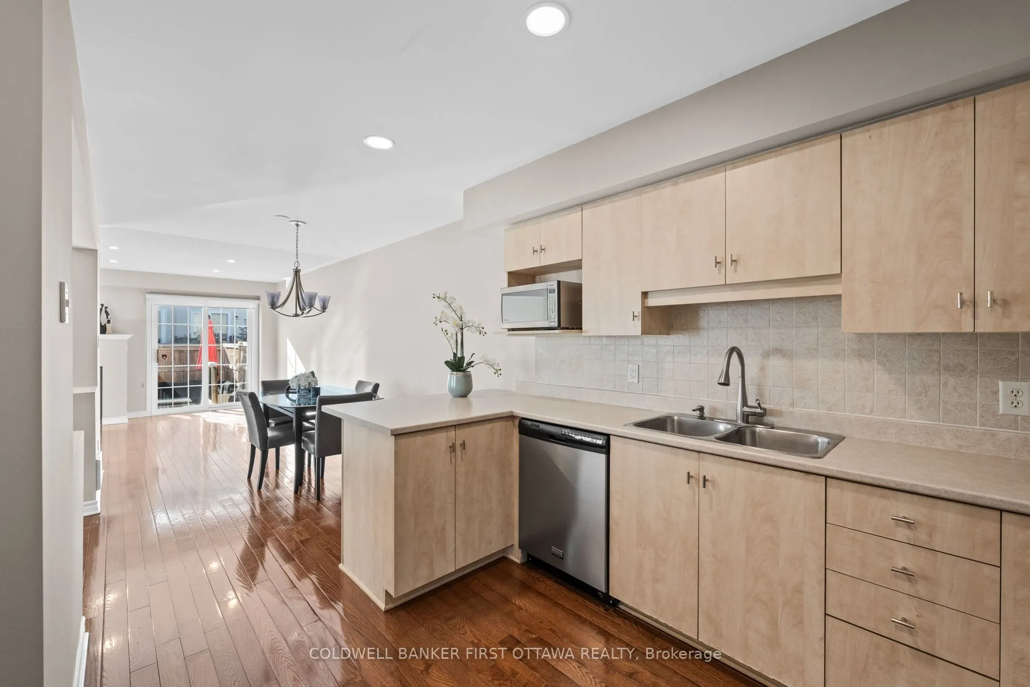 20 Fieldberry Private