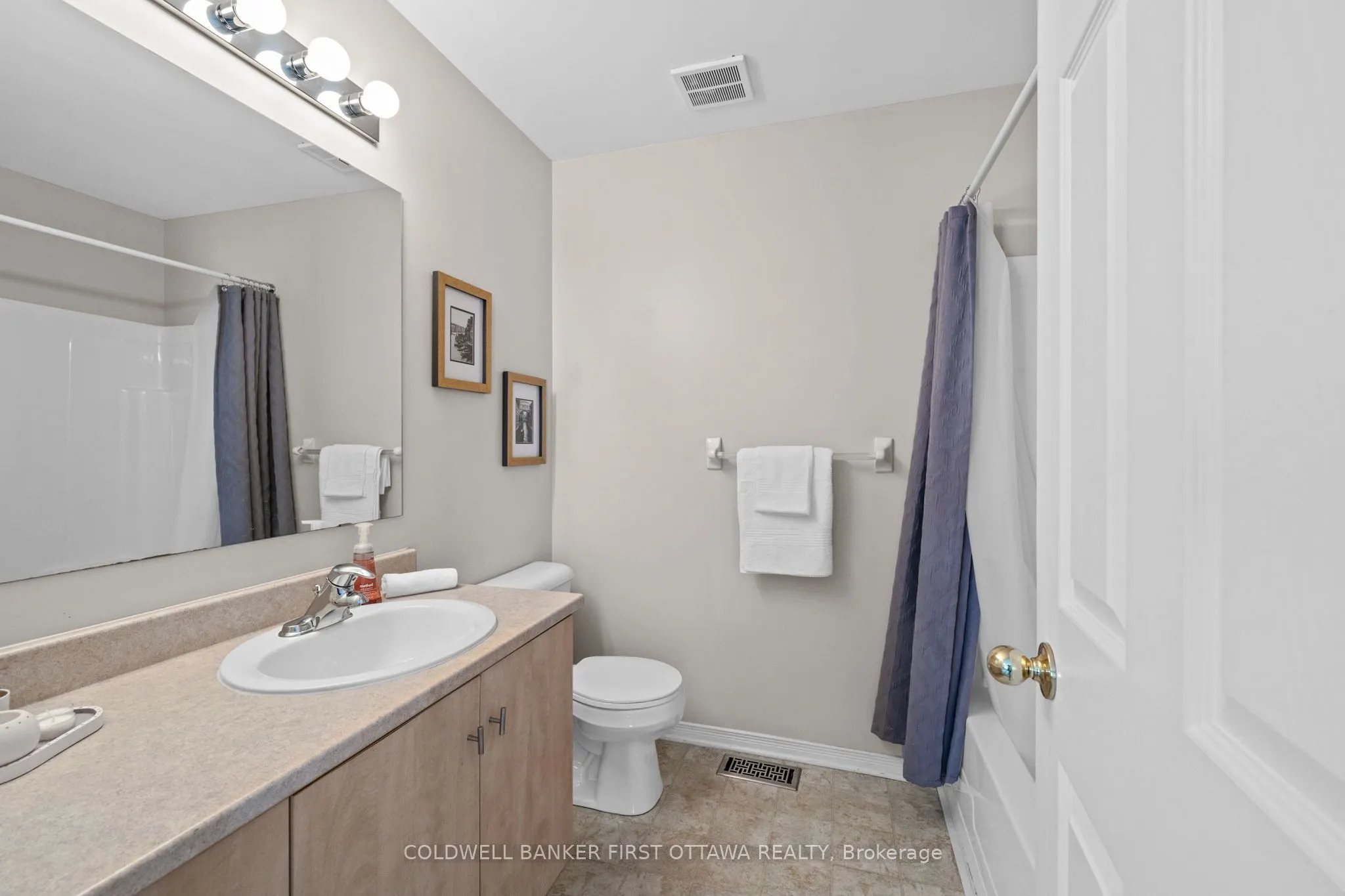 20 Fieldberry Private