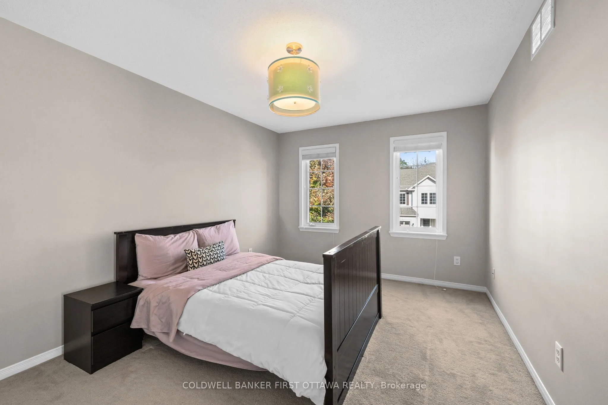 20 Fieldberry Private