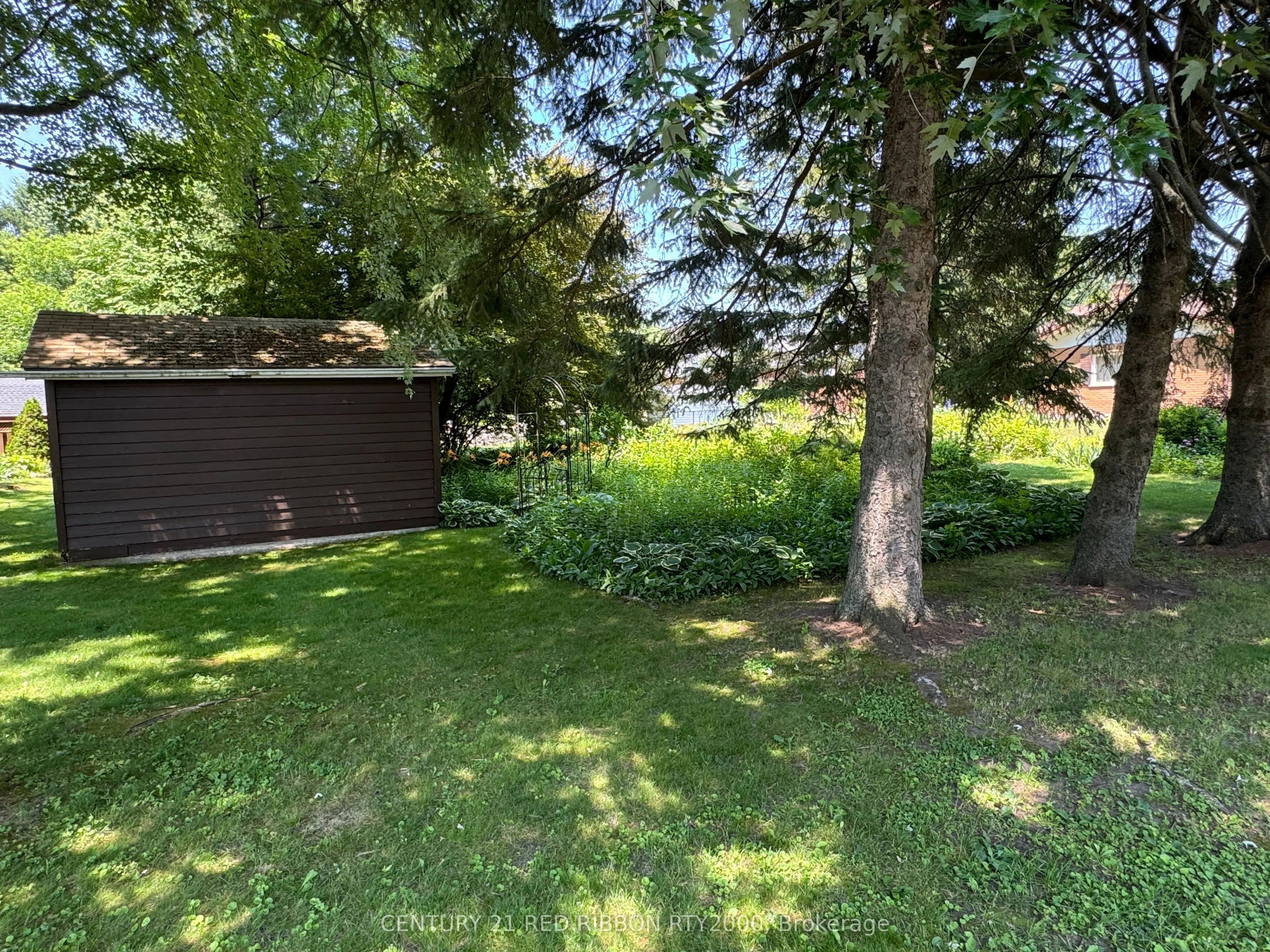 730 Glover Crescent