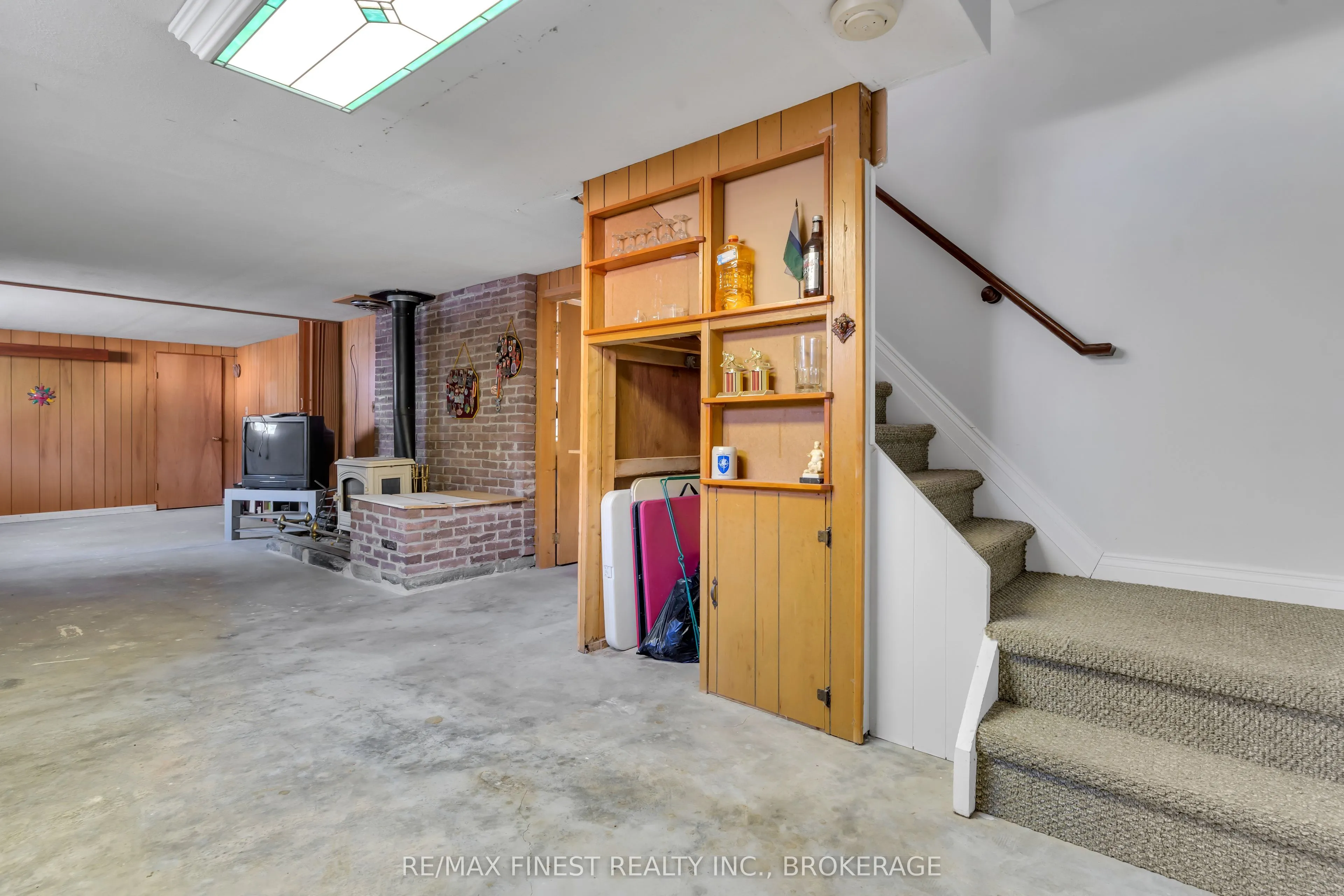 3961 WATERFALL Lane
