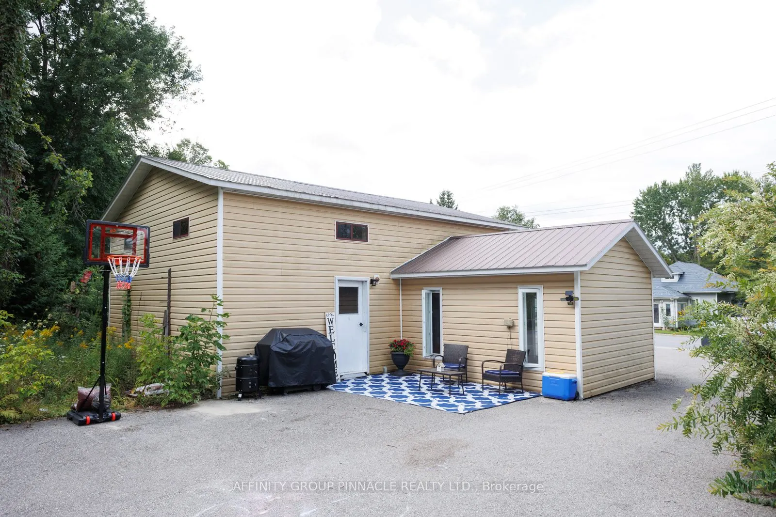 3462 Monck Road