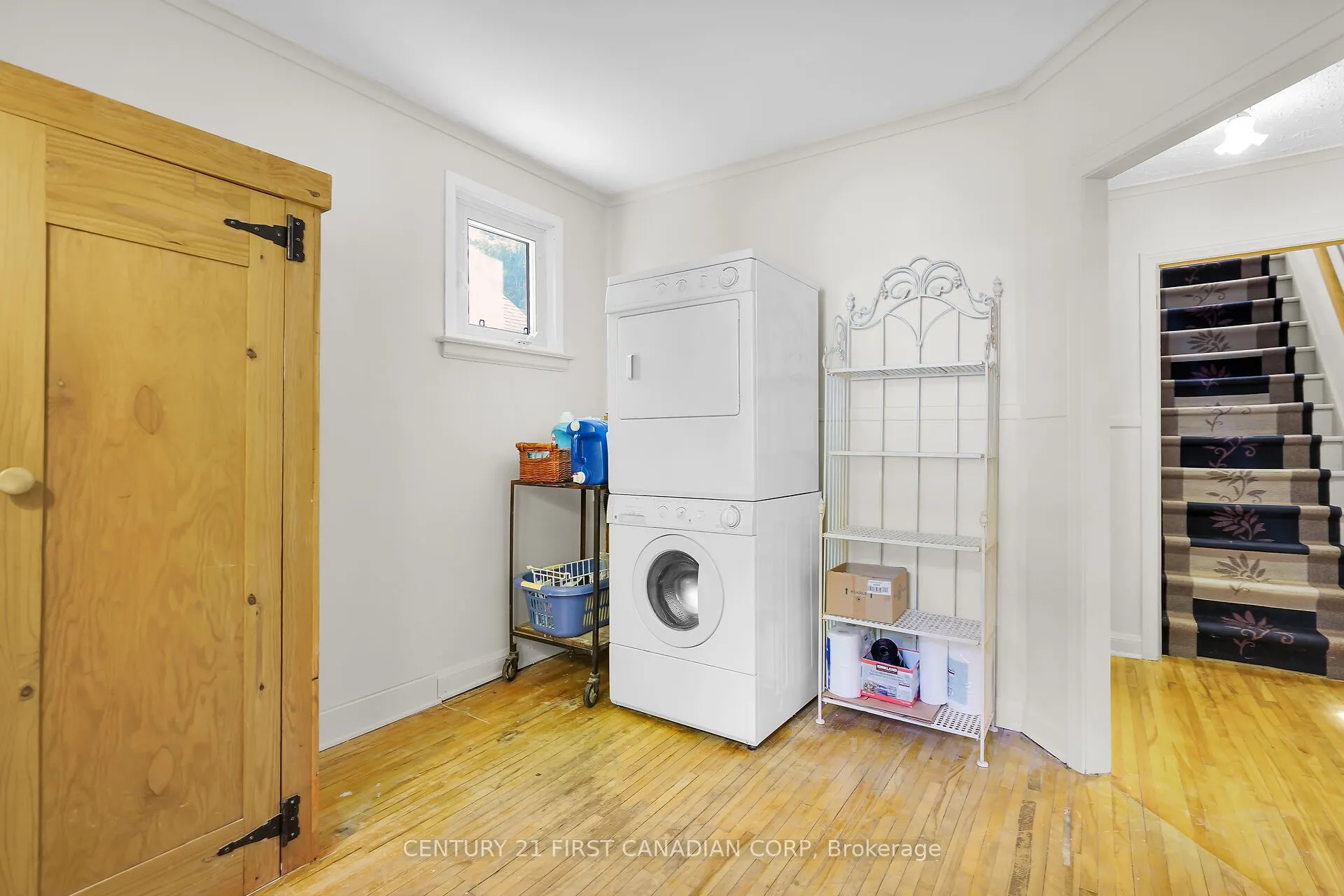 42 Briscoe Street E