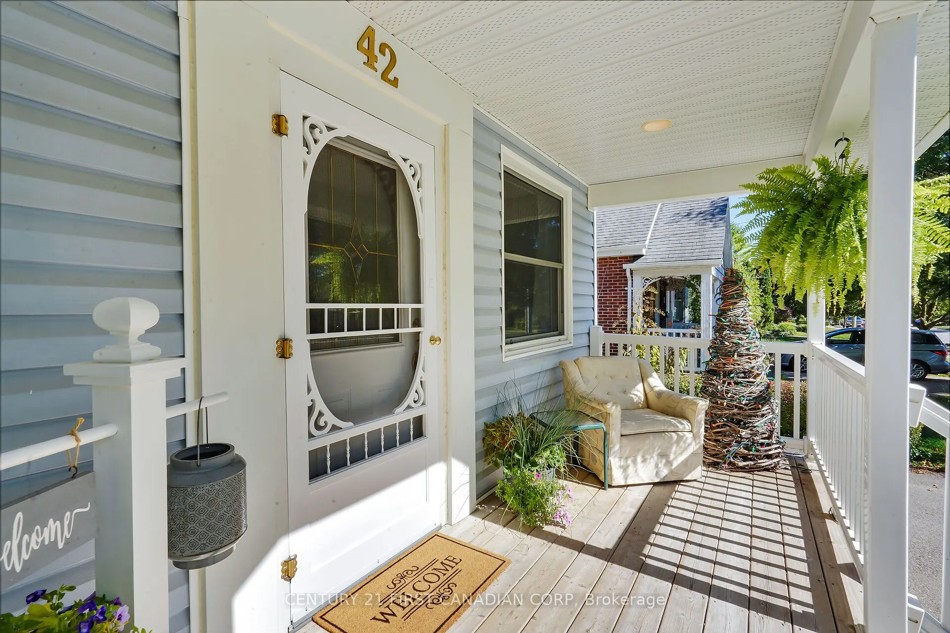 42 Briscoe Street E