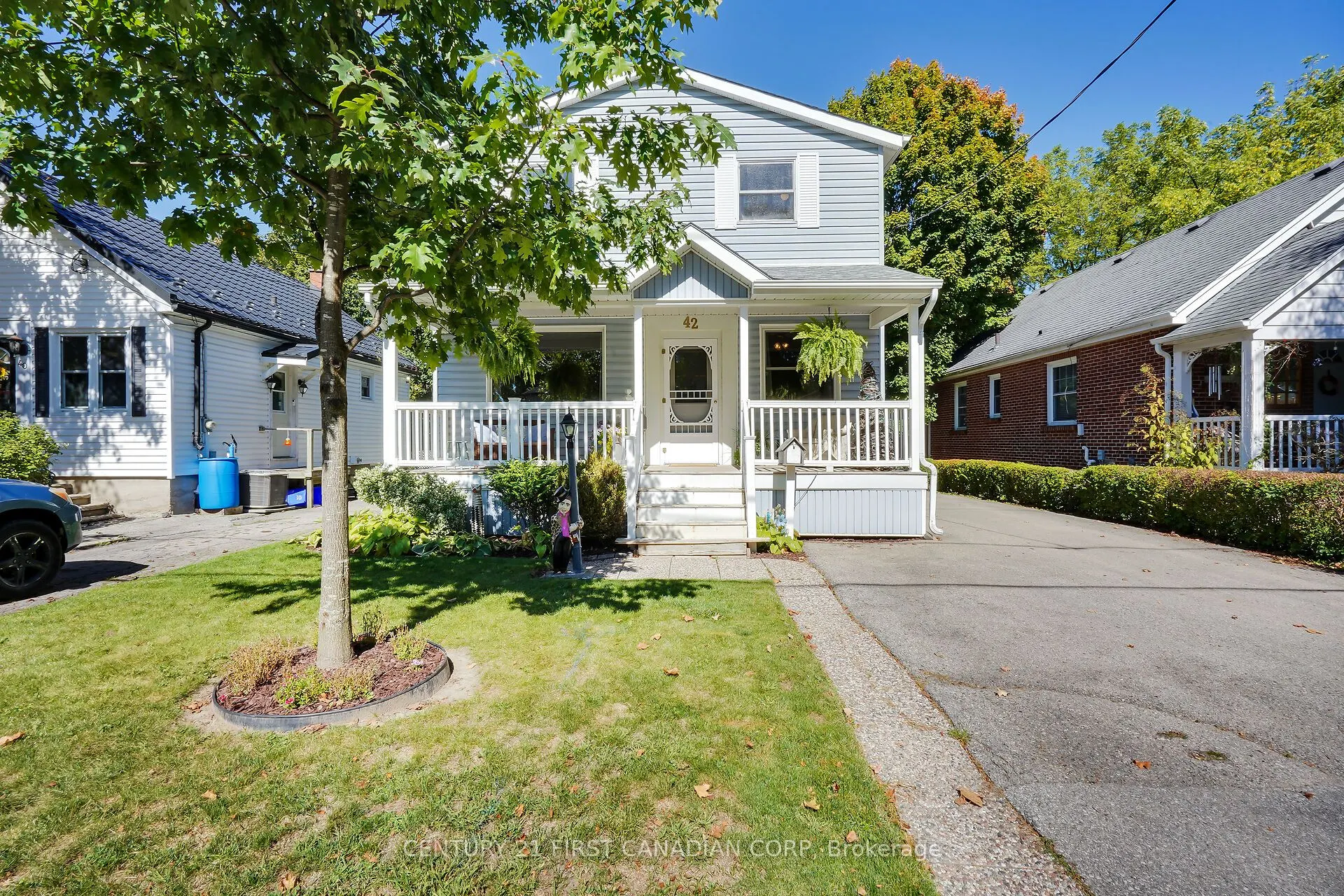 42 Briscoe Street E