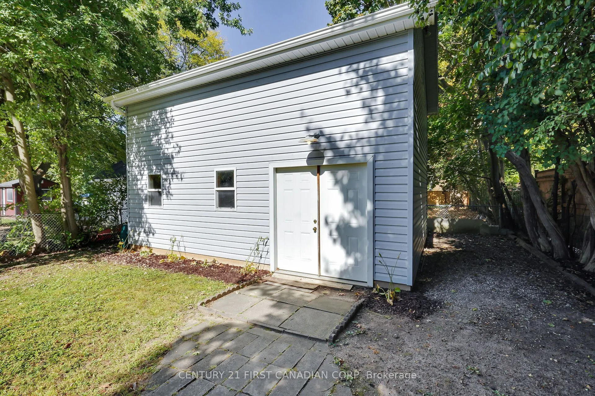 42 Briscoe Street E