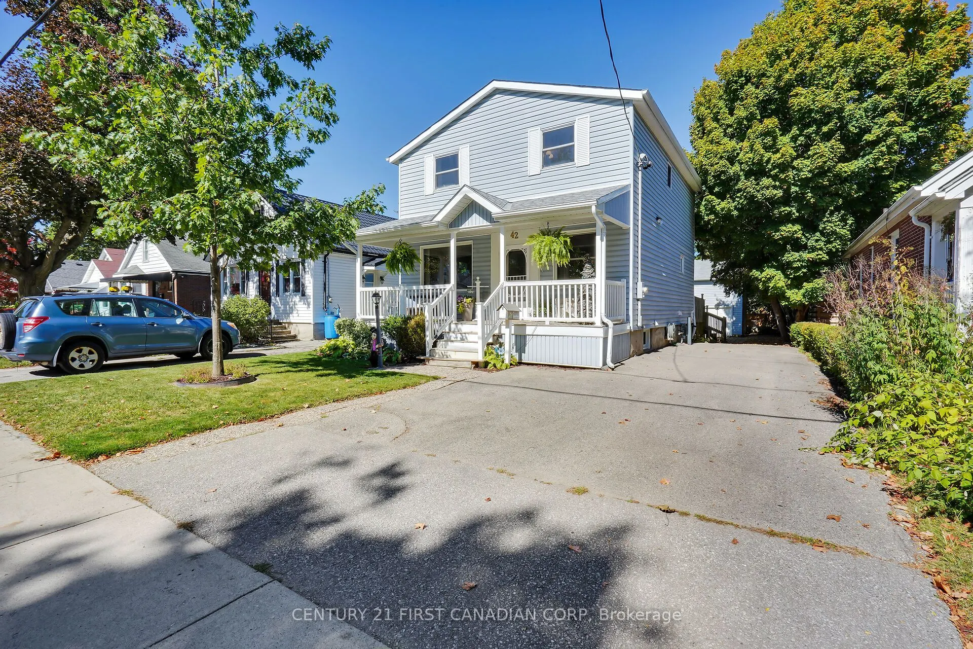 42 Briscoe Street E