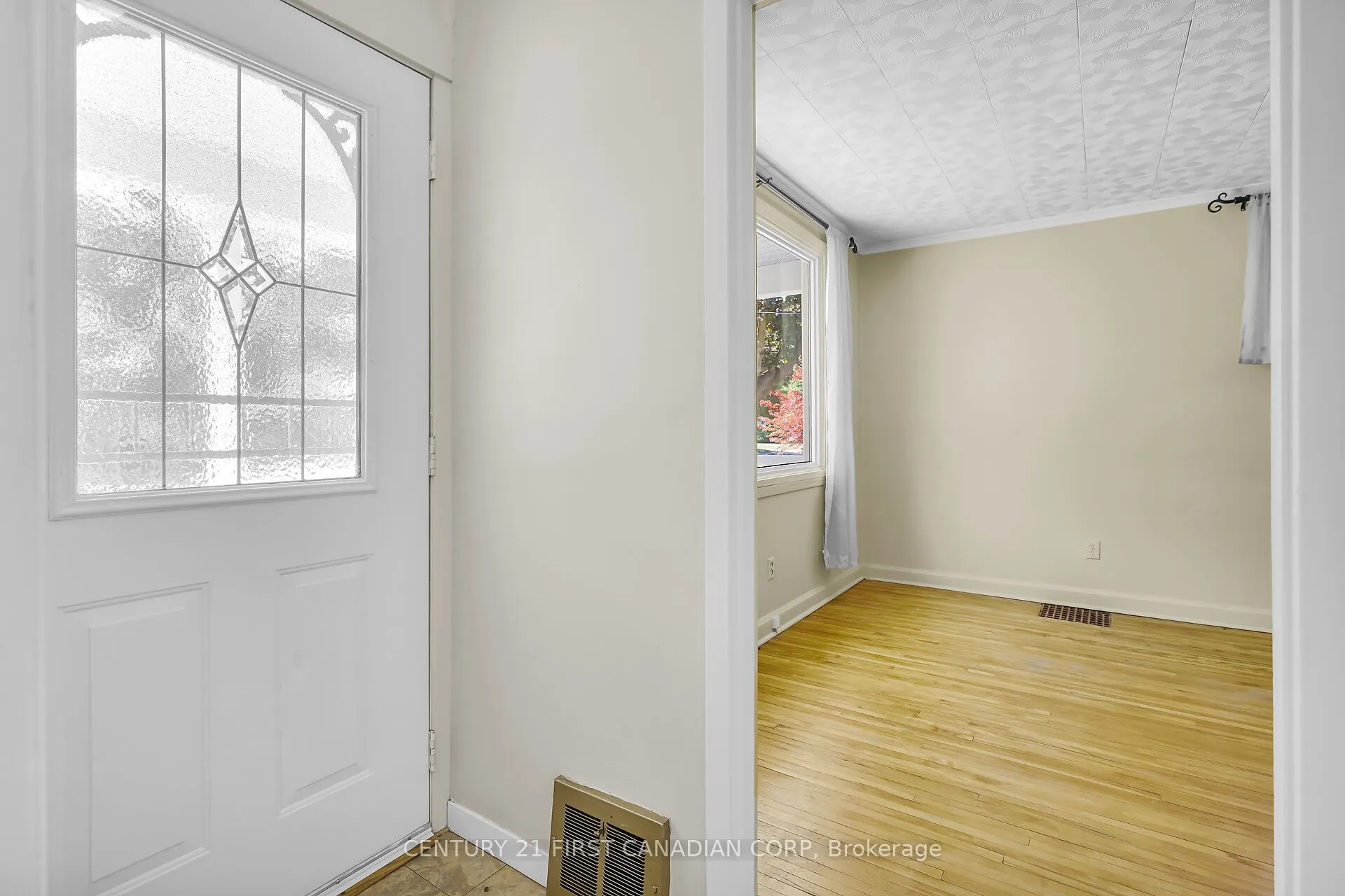 42 Briscoe Street E