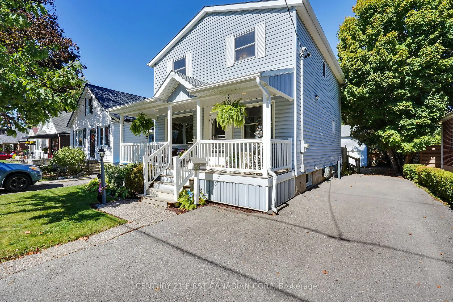 42 Briscoe Street E