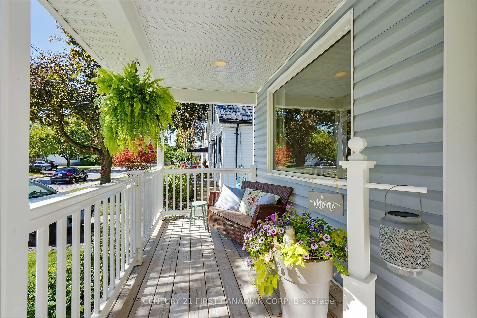 42 Briscoe Street E