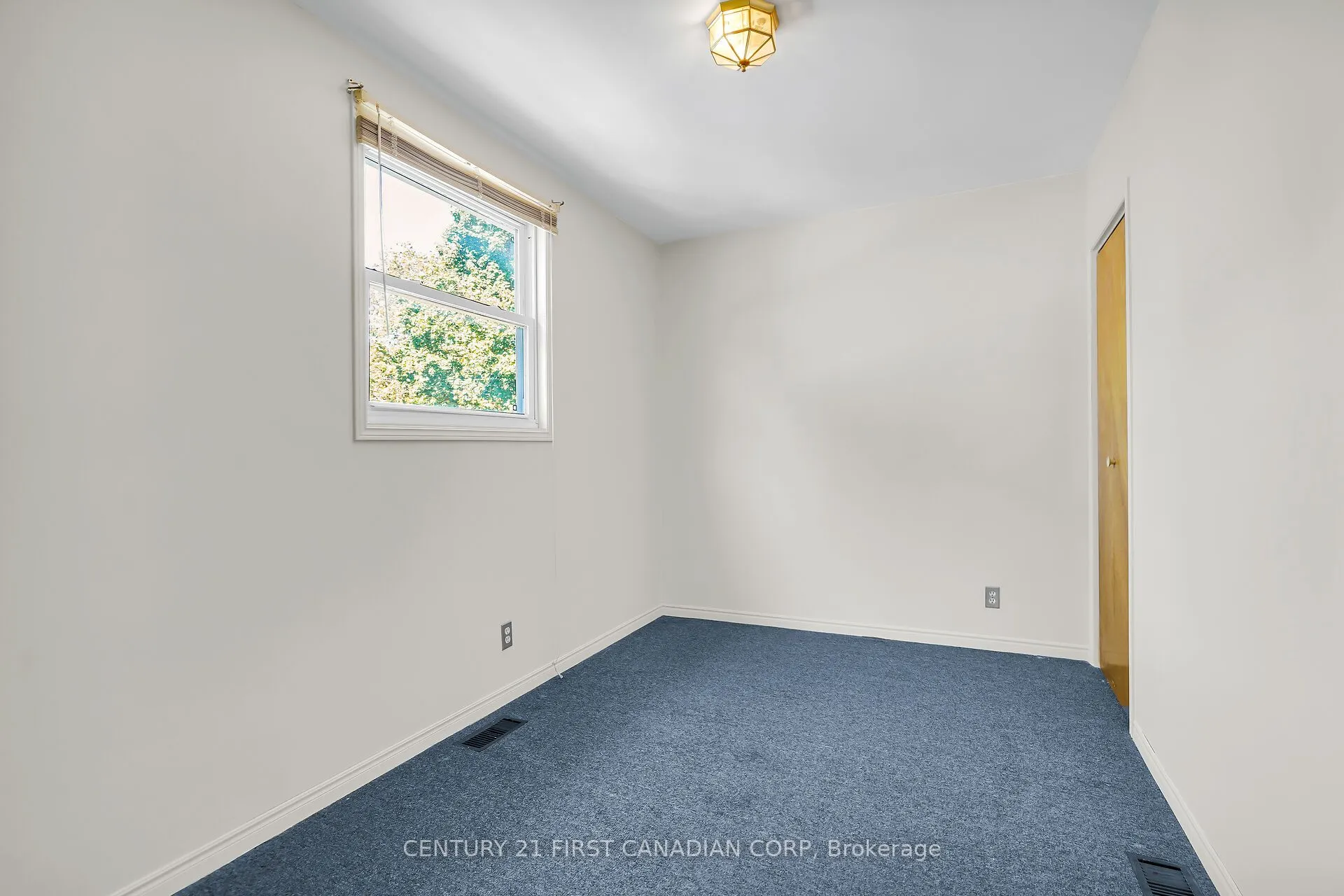 42 Briscoe Street E