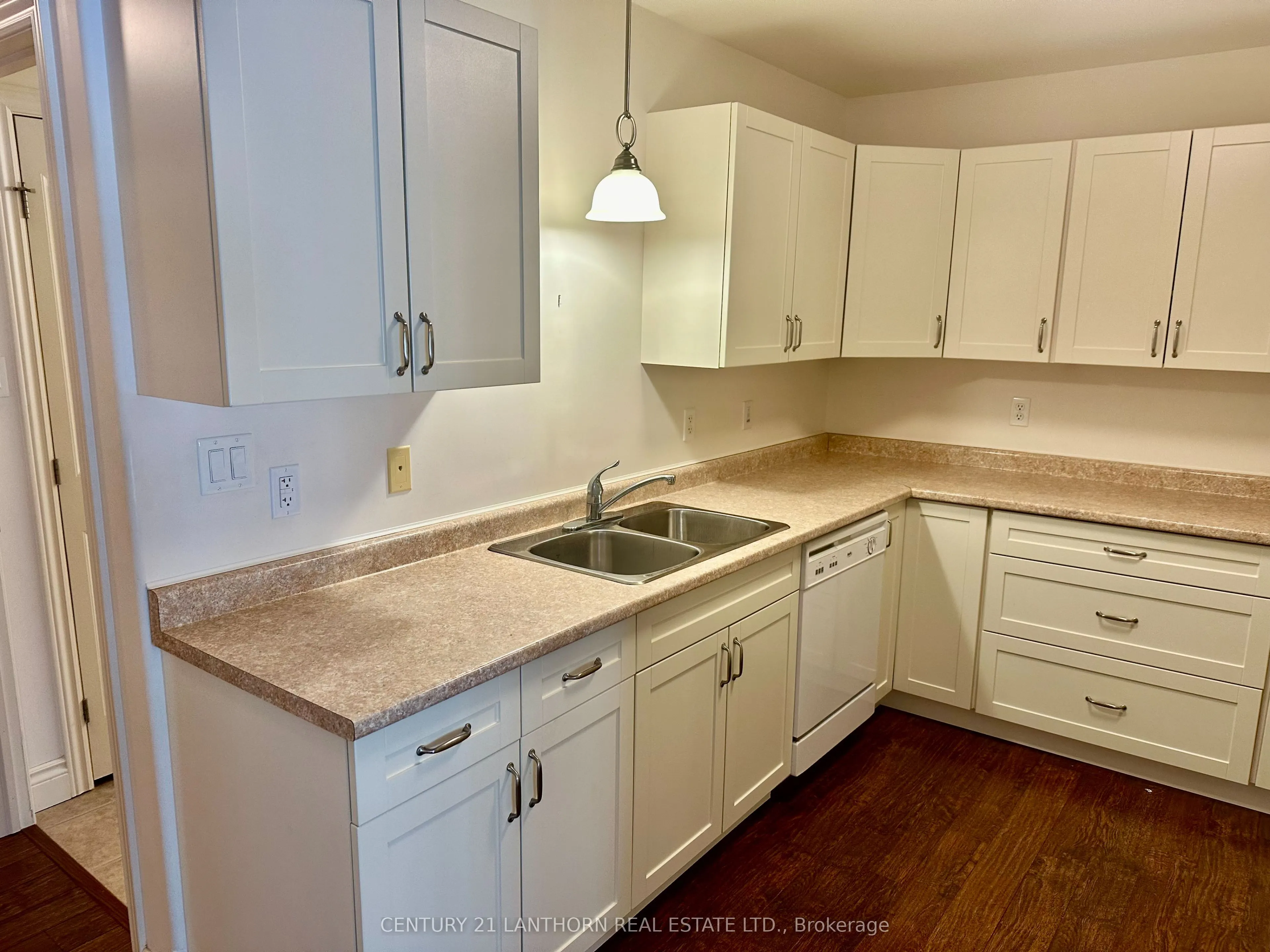494 Metcalf Street, #3