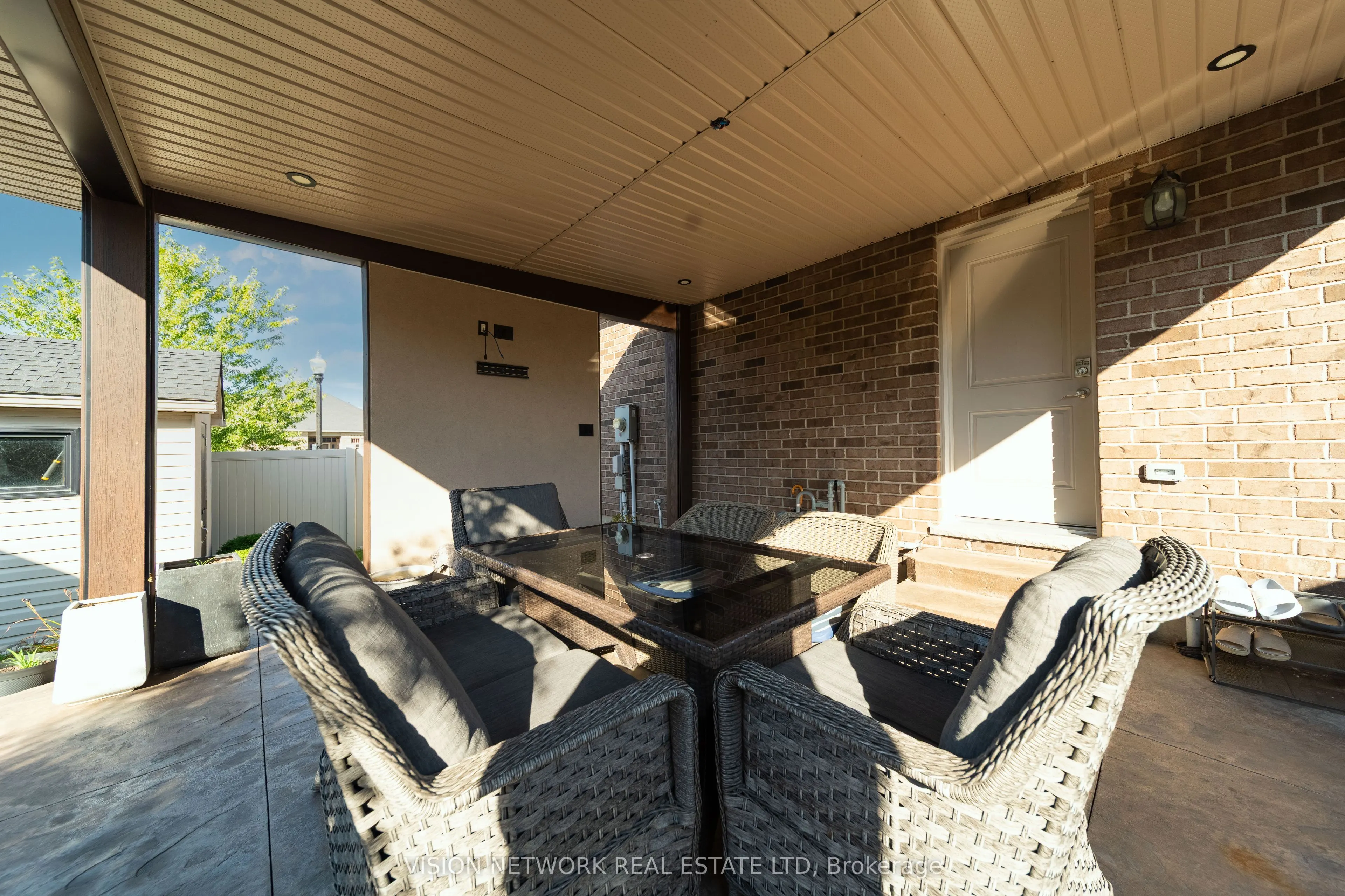 3173 Singleton Avenue