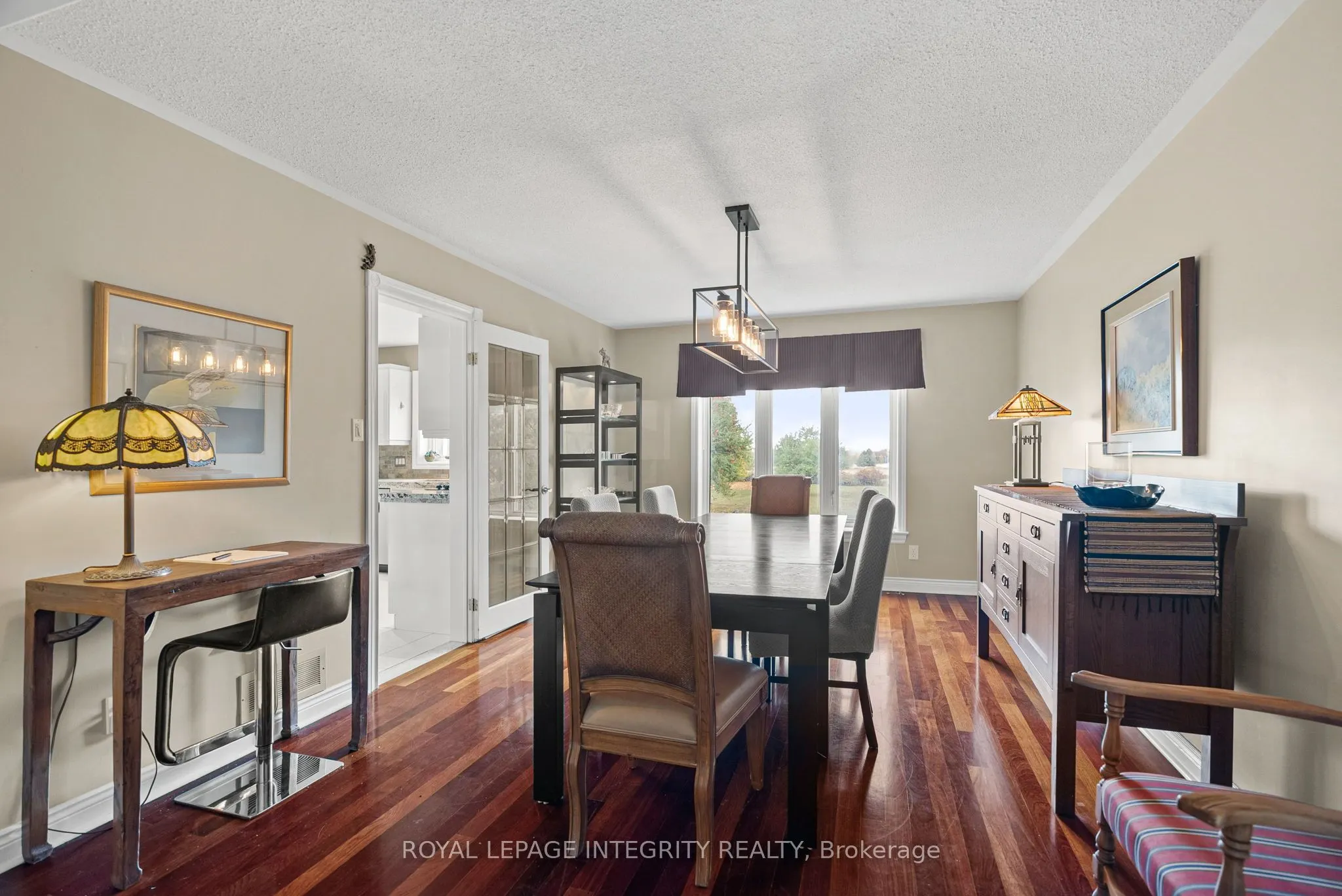 6 Marchbrook Circle