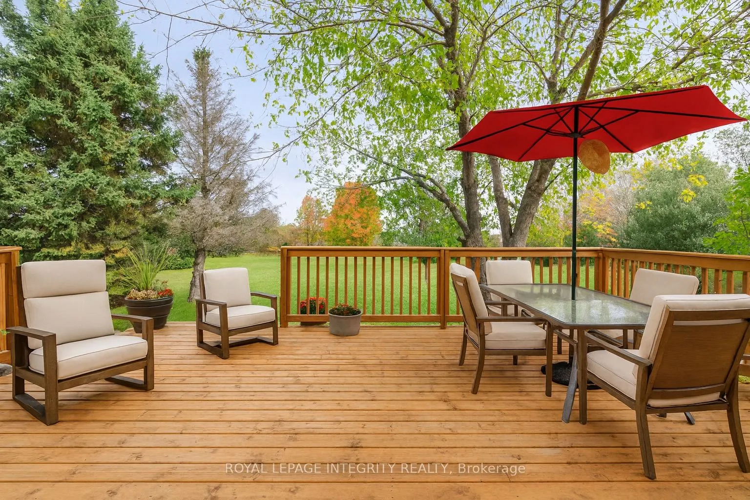 6 Marchbrook Circle