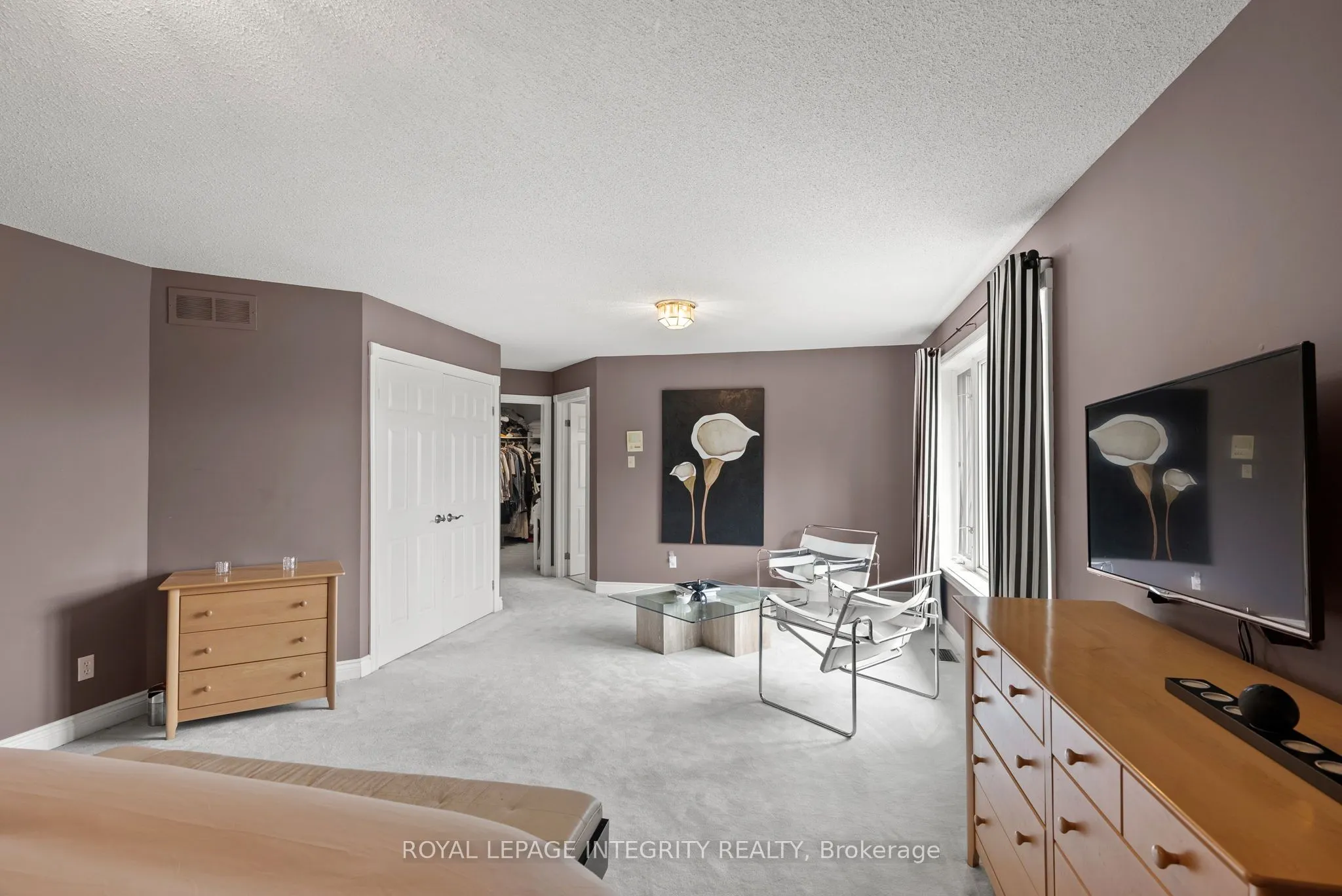 6 Marchbrook Circle