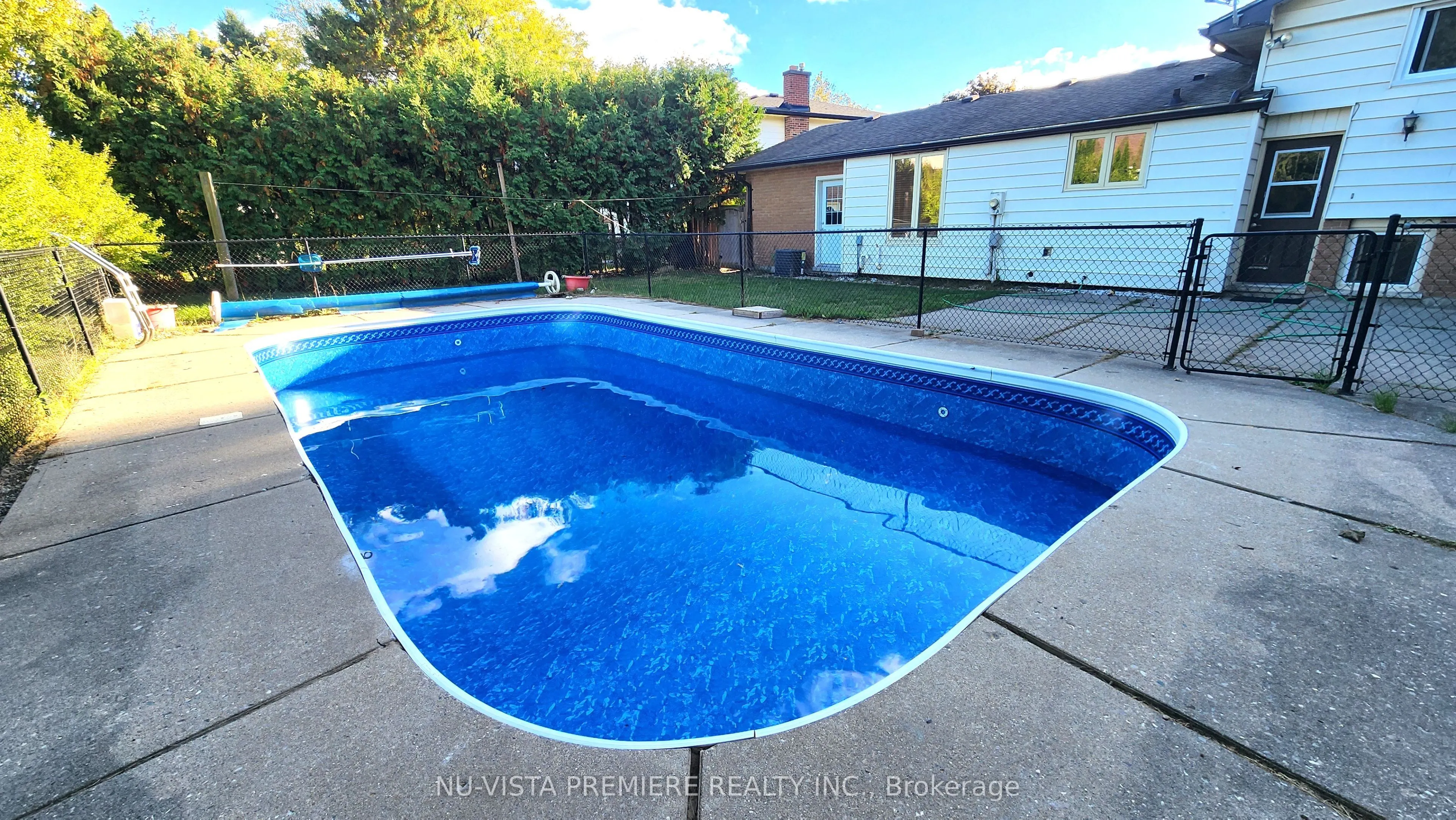 57 McTaggart Crescent