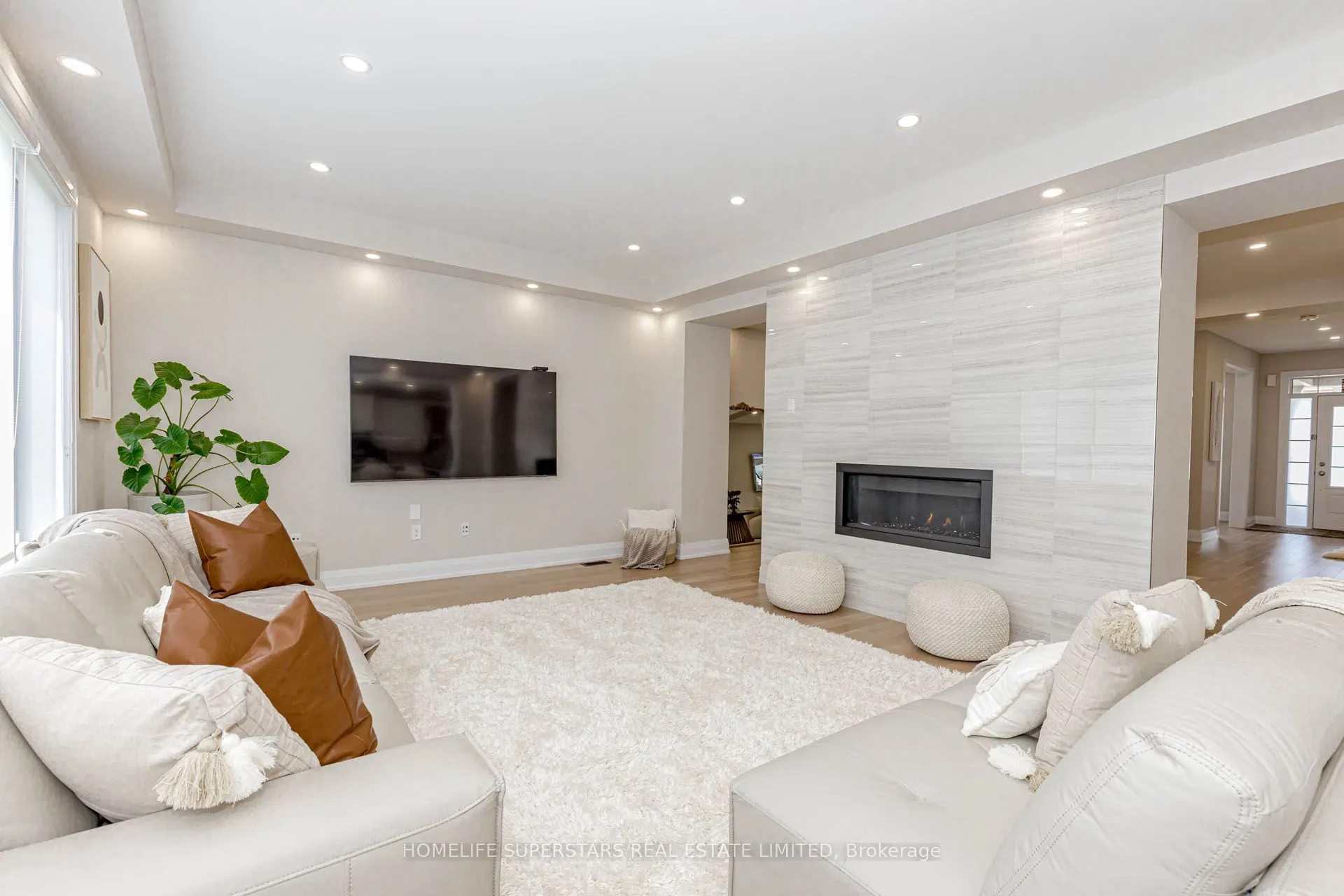 108 OAK Avenue E