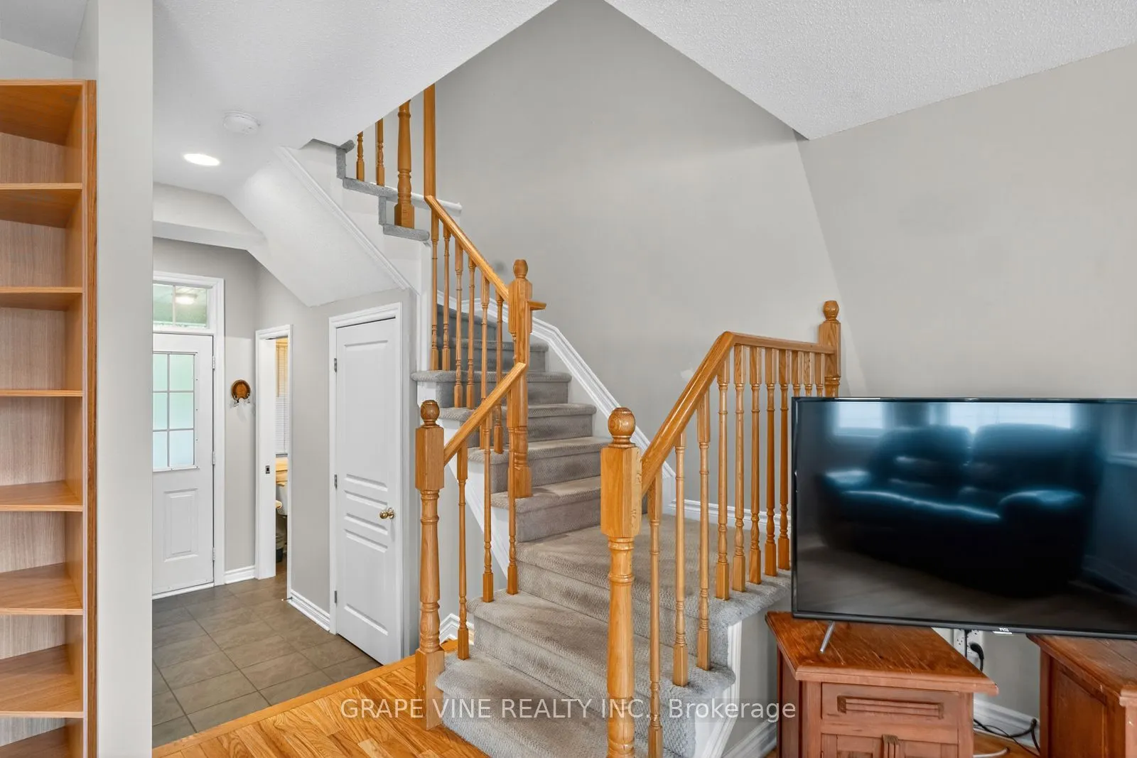 16 Cedar Valley Drive