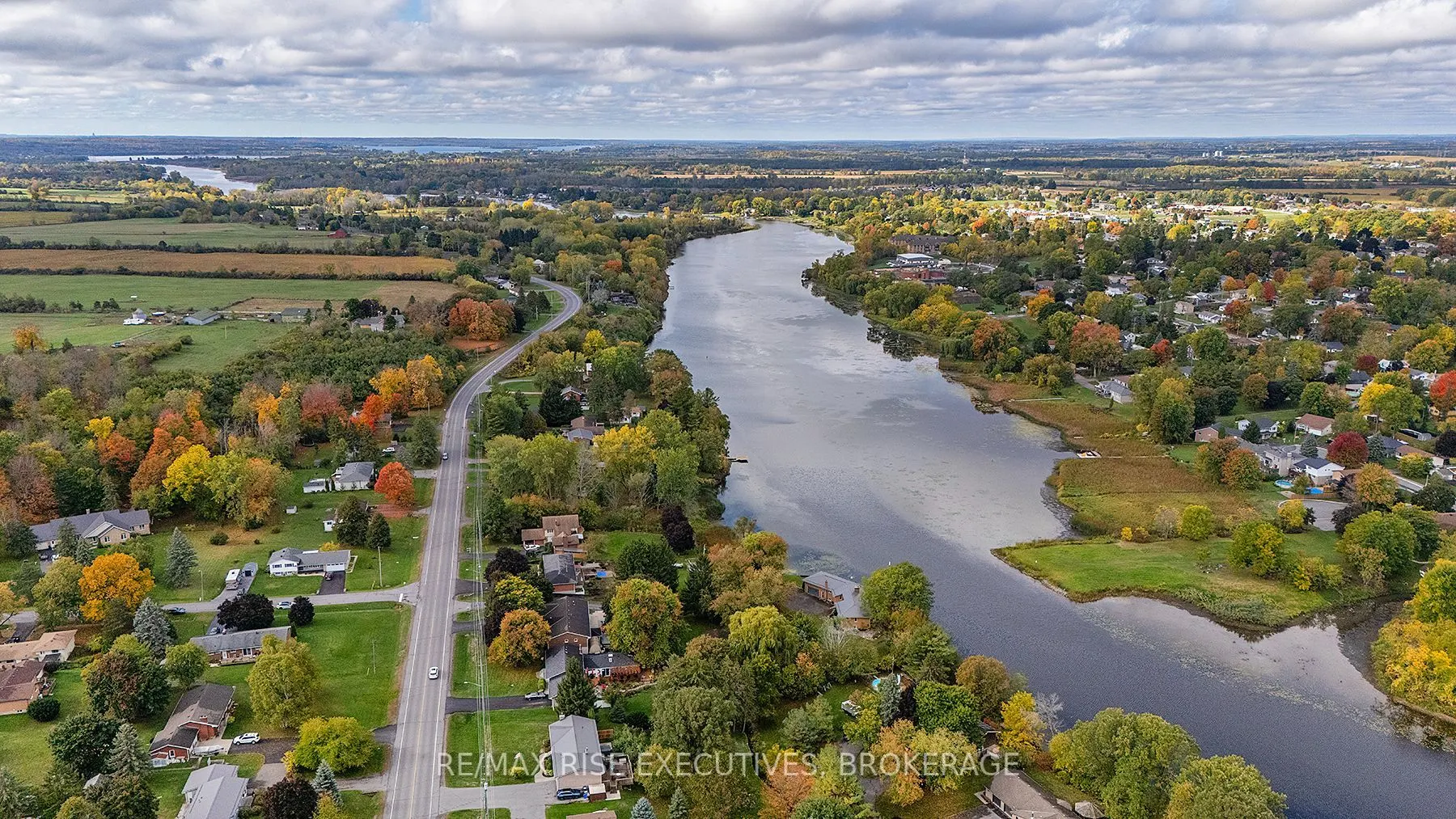 71 River Road W