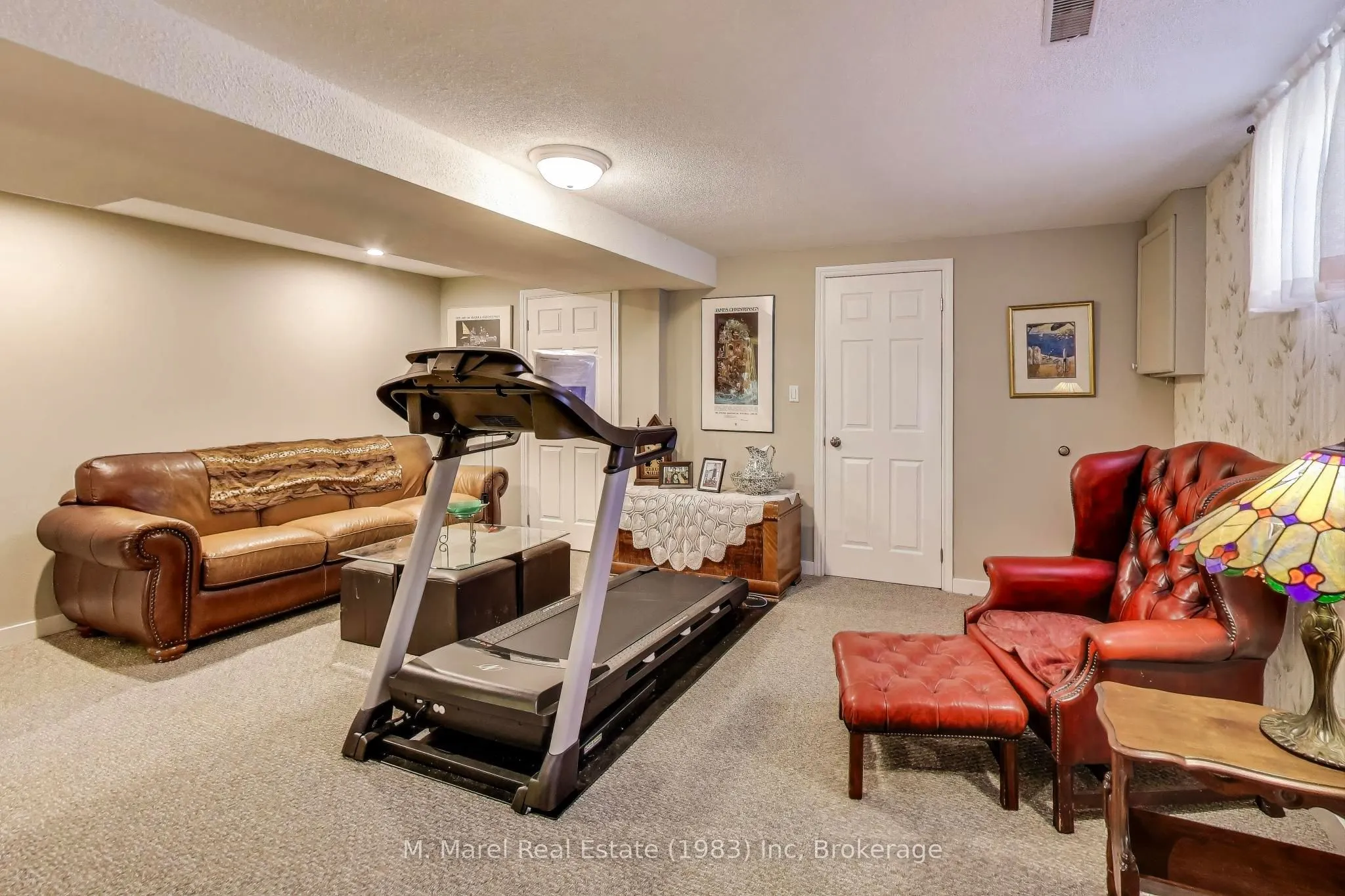 12 Kingsview Drive