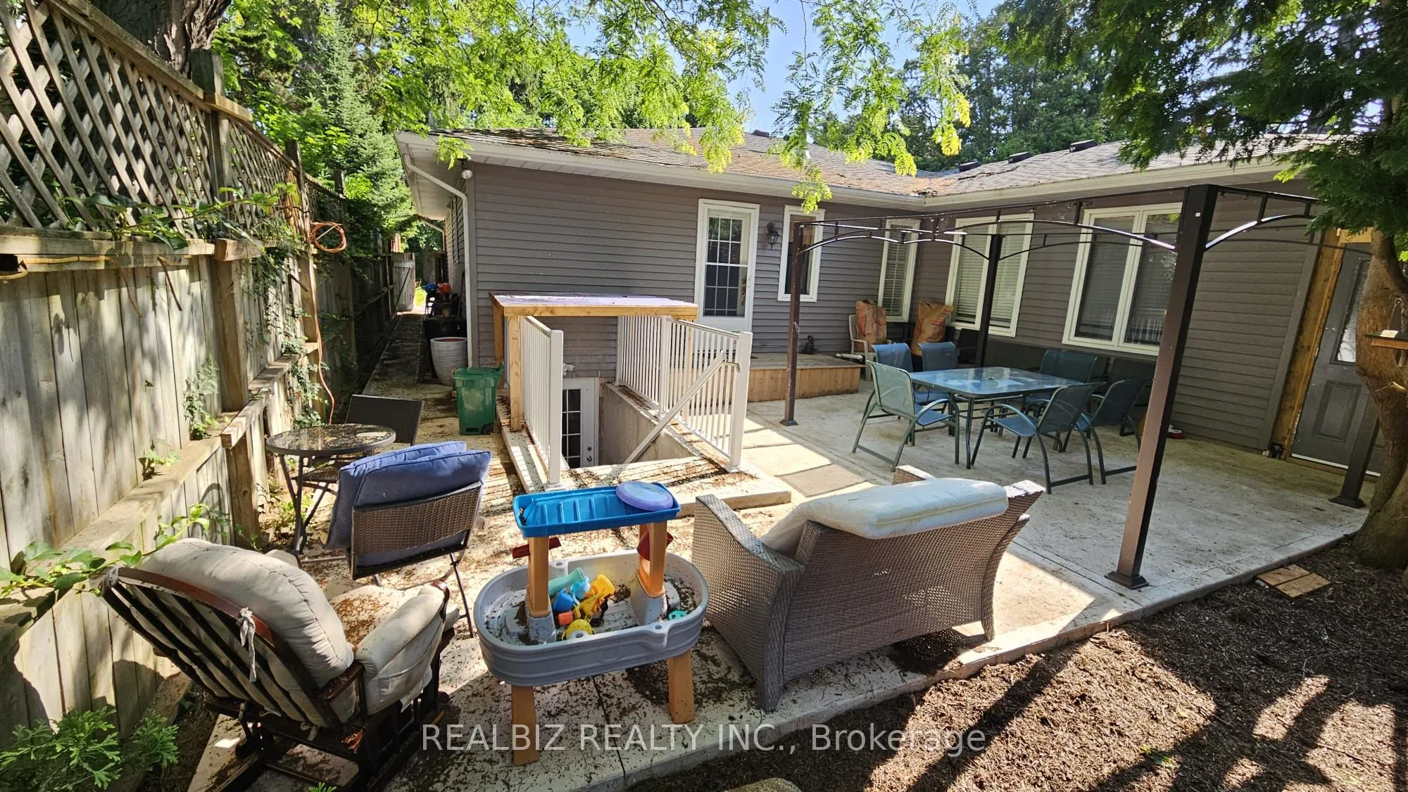 214 Main Street E, #Lower Level