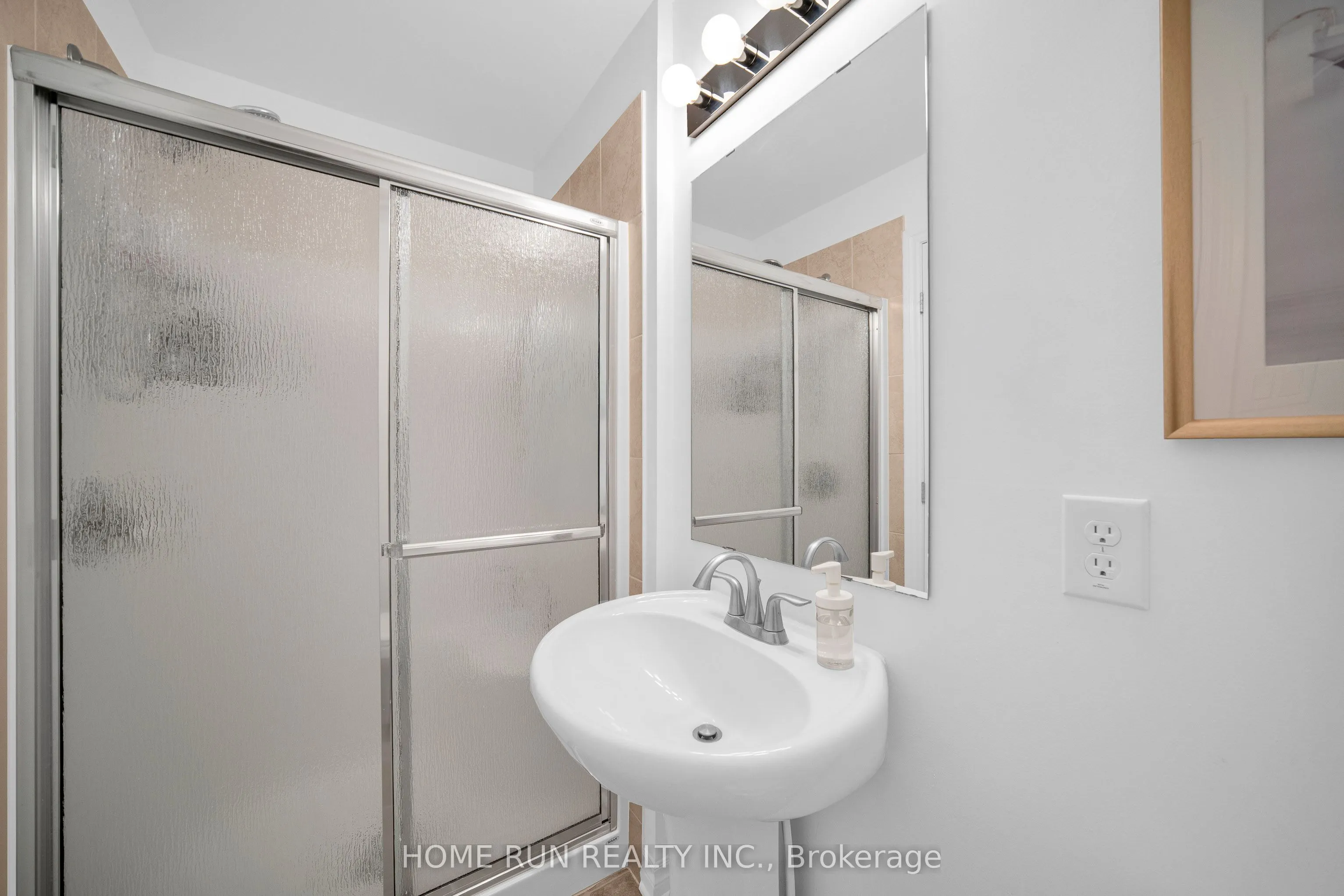 527 SIMRAN Private