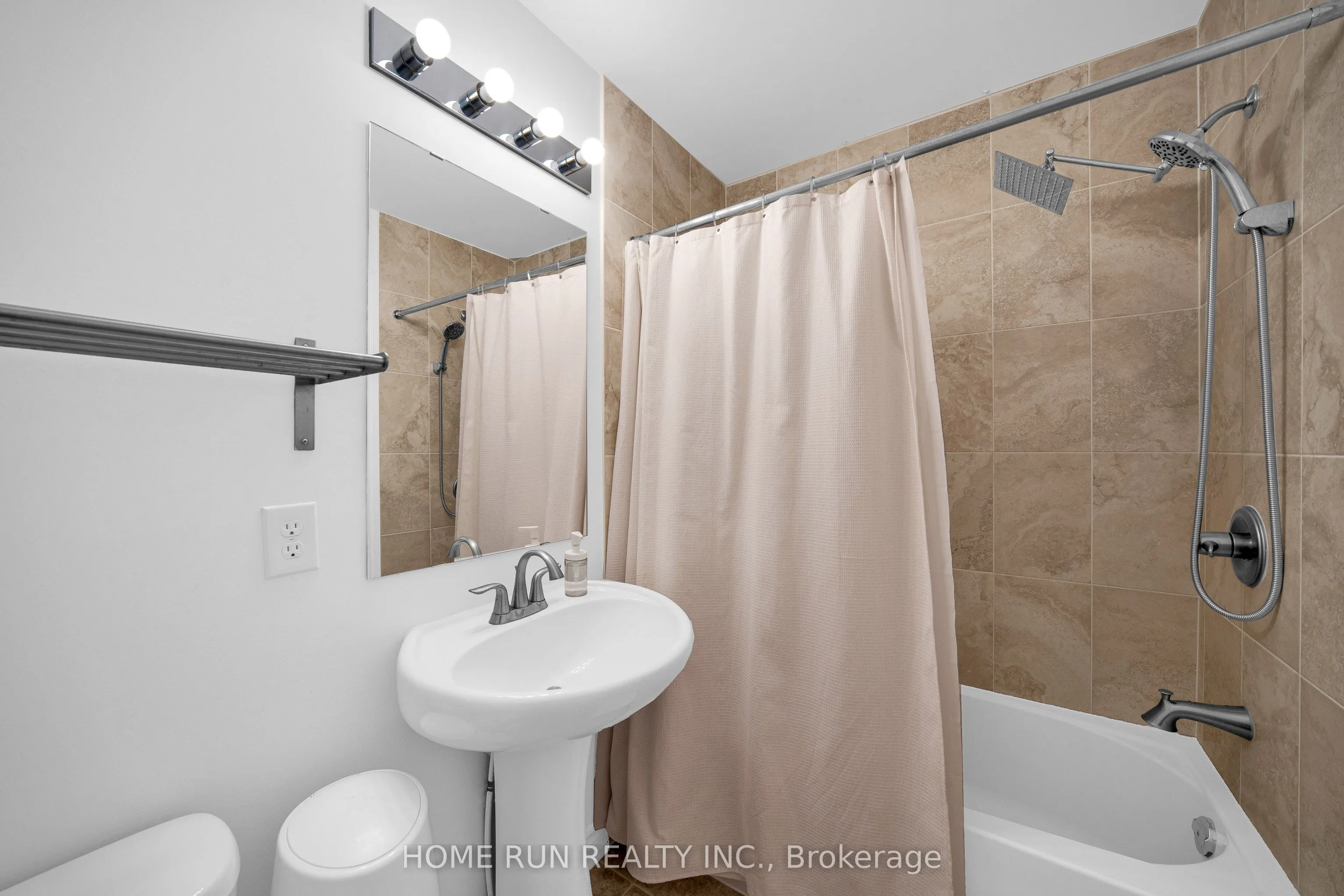 527 SIMRAN Private