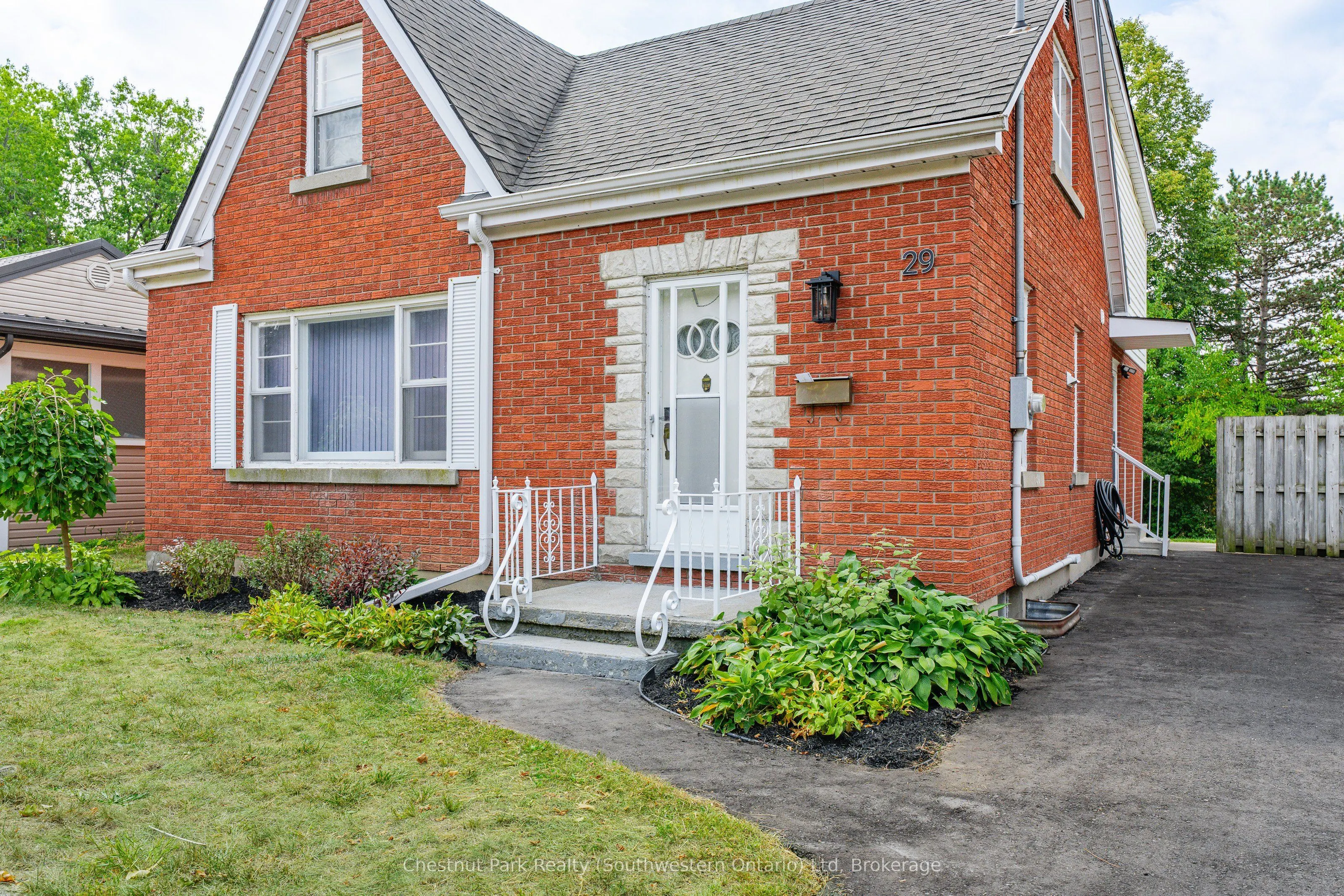 29 Ridgewood Avenue