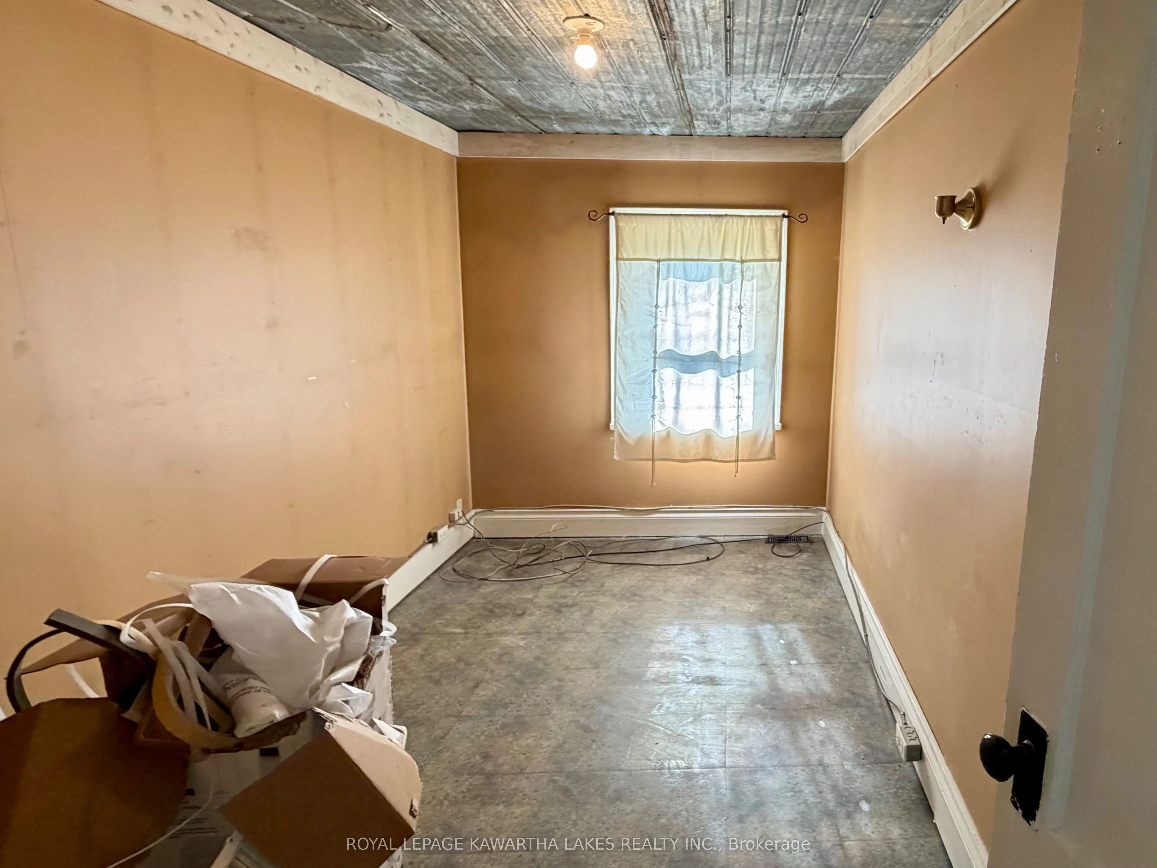 833 Woodville Road