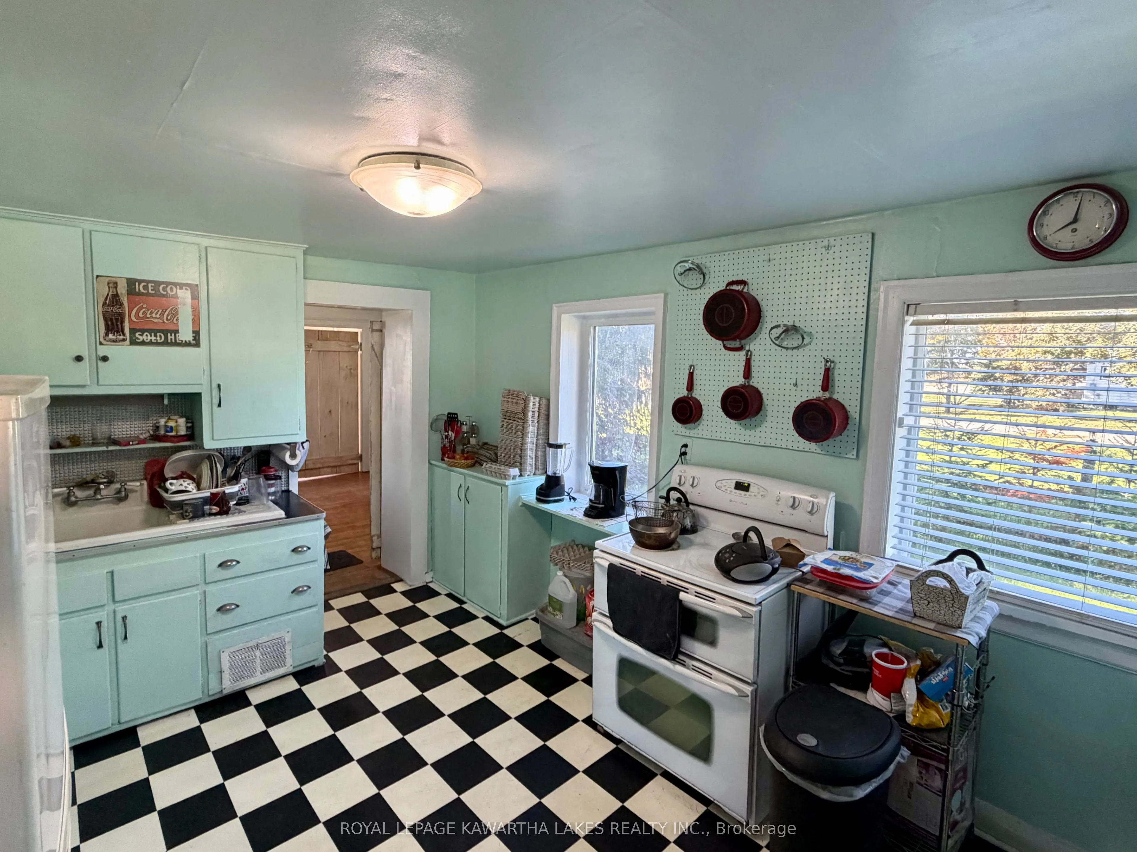 833 Woodville Road